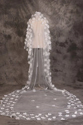 Cute Lace Flower Appliques One Tier Cut Edge Wedding Veil