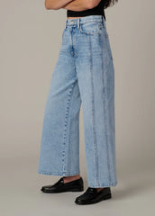 THE SEAMED MIA PETITE