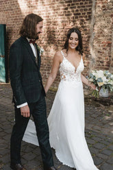 Boho A Line V Neck Chiffon Wedding Dresses with Appliques
