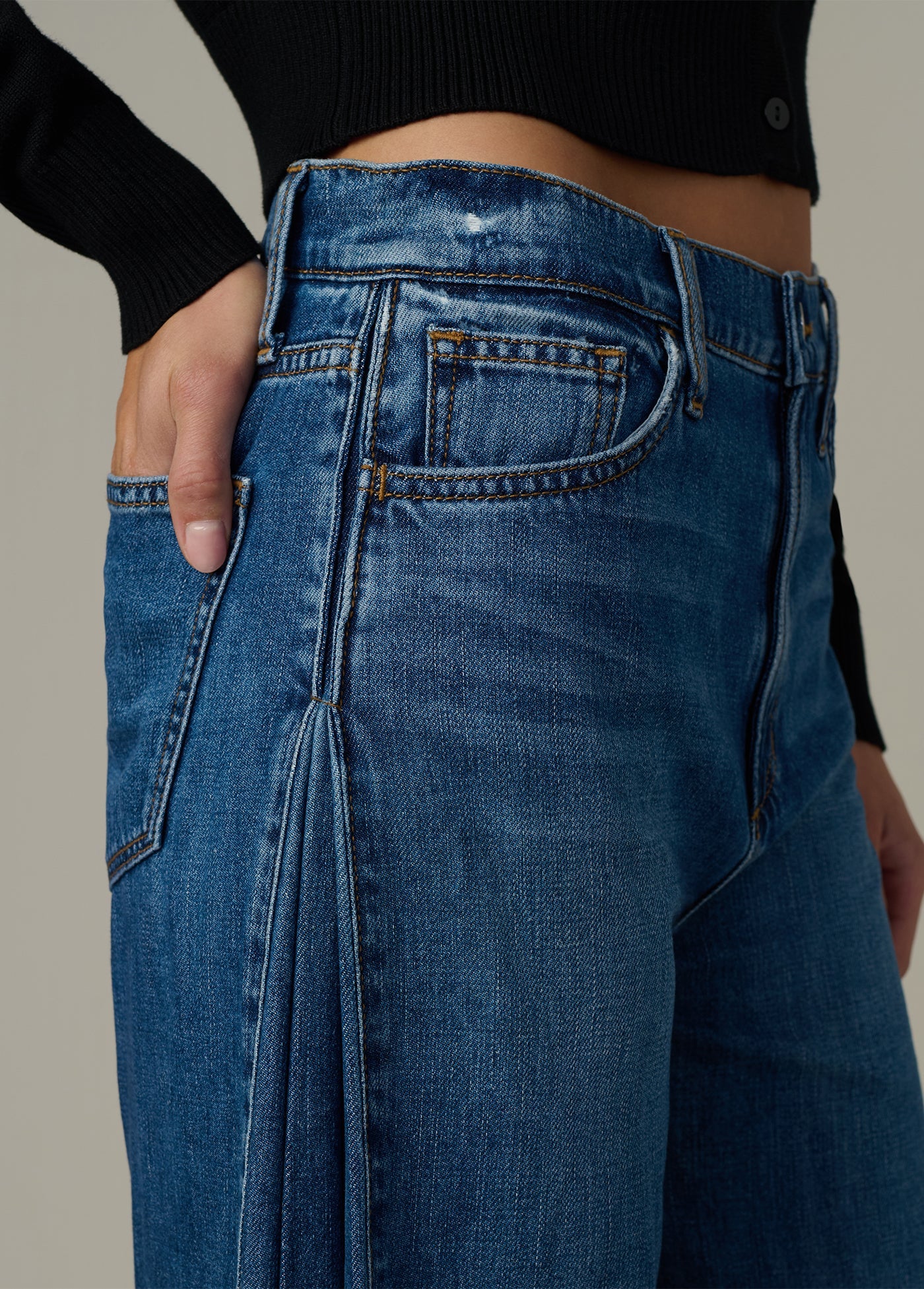 THE SIDE PLEAT JEAN
