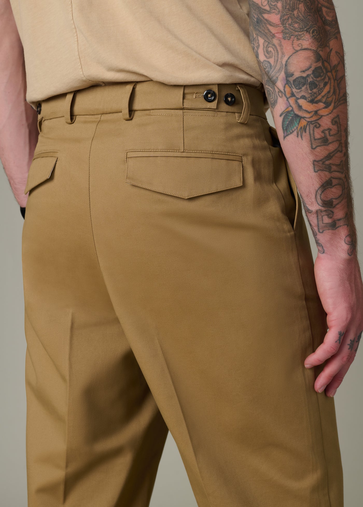 WIDE LEG PLEATED CHINO