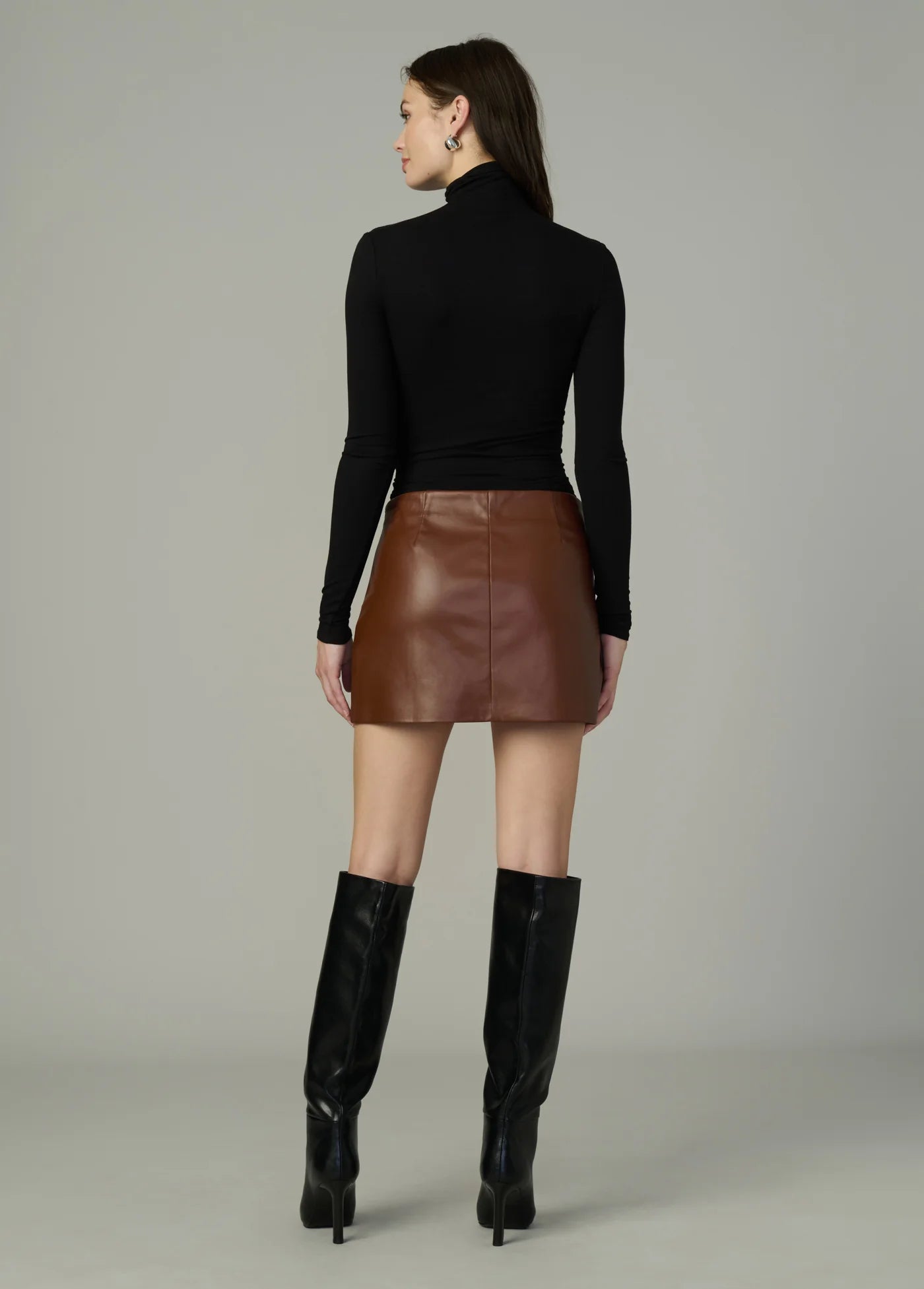 THE VEGAN LEATHER MINI SKIRT