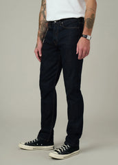 THE SLIM STRAIGHT 32