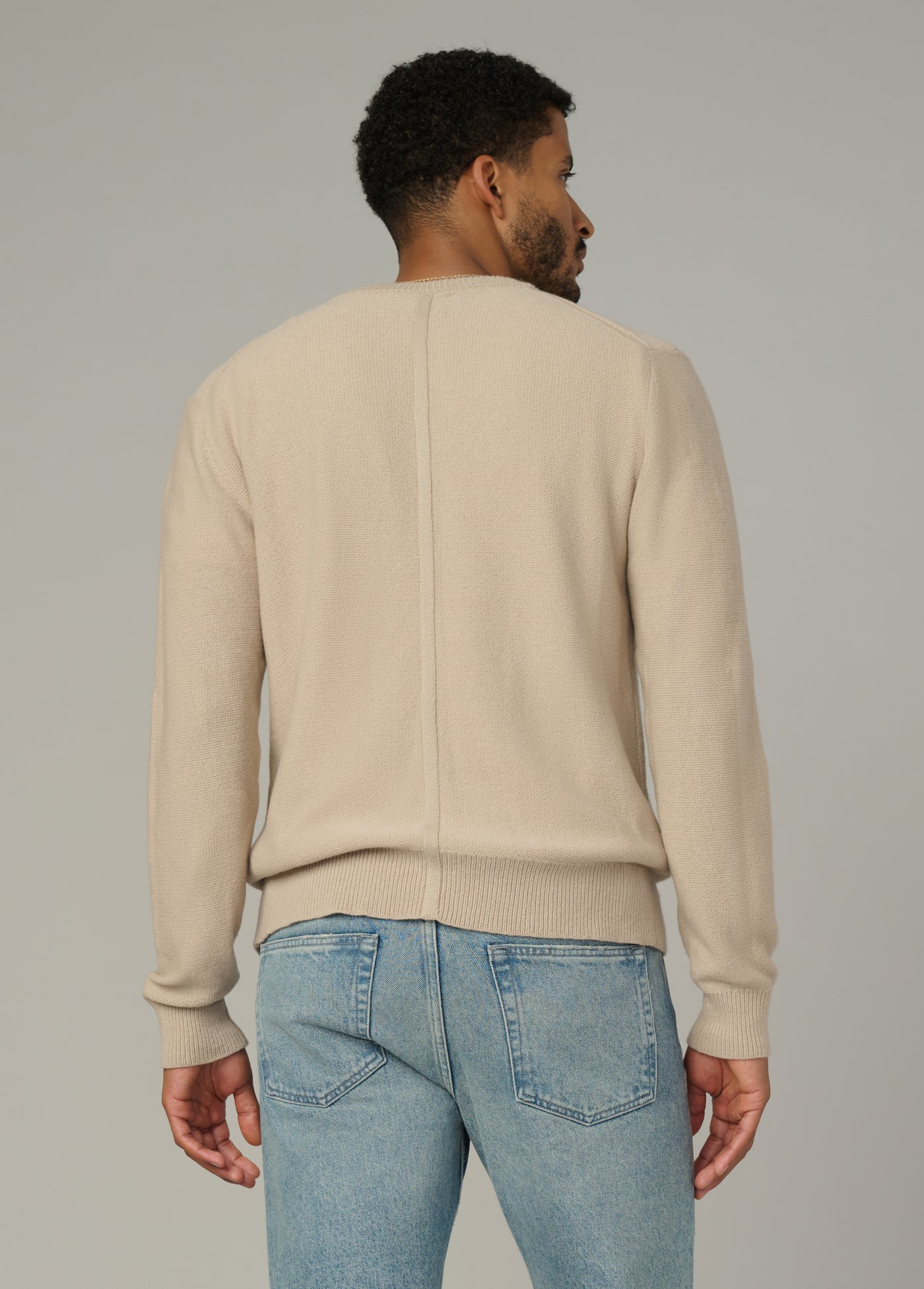 THE CLASSIC CREW NECK