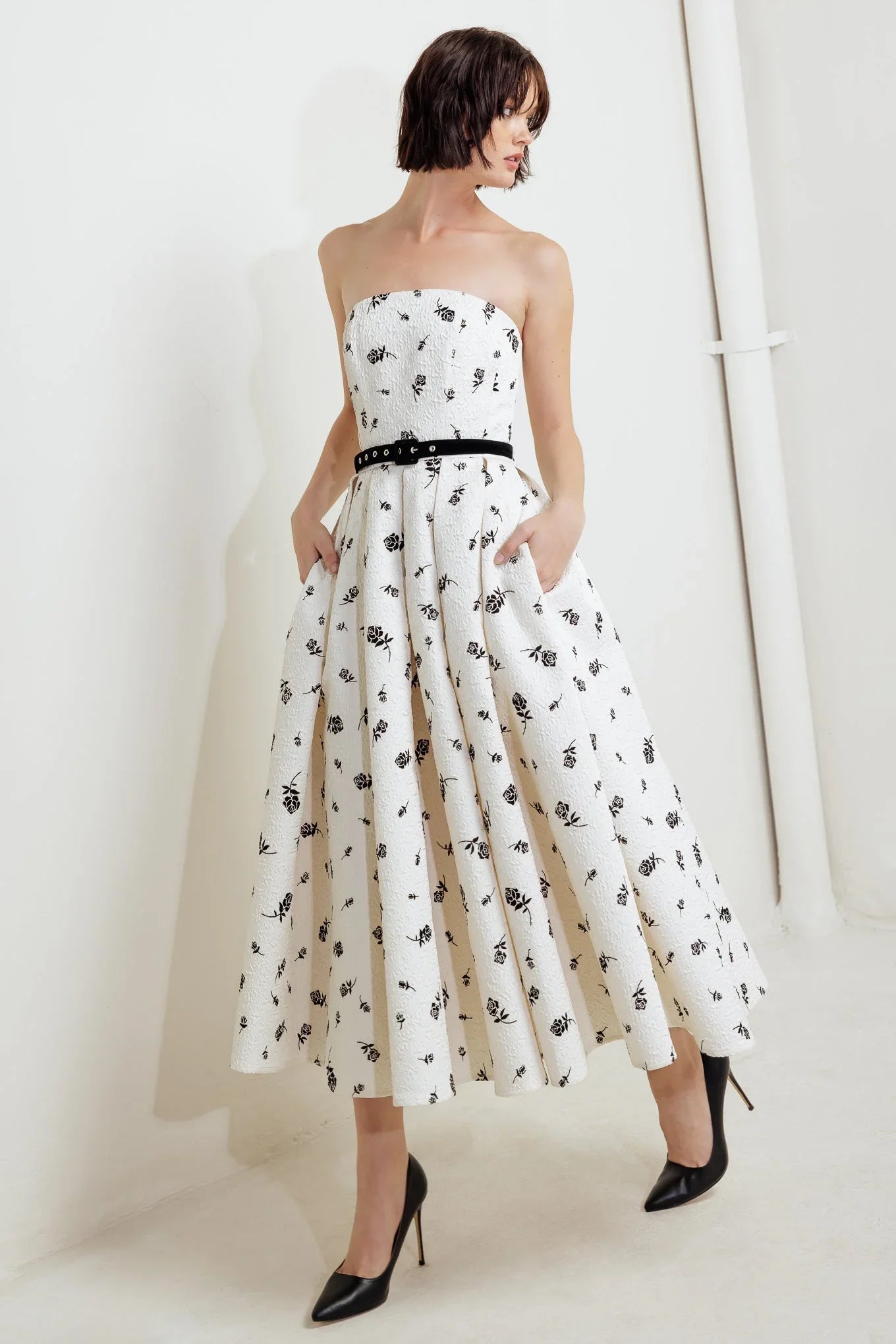 BLACK ROSE STRAPLESS MIDI DRESS