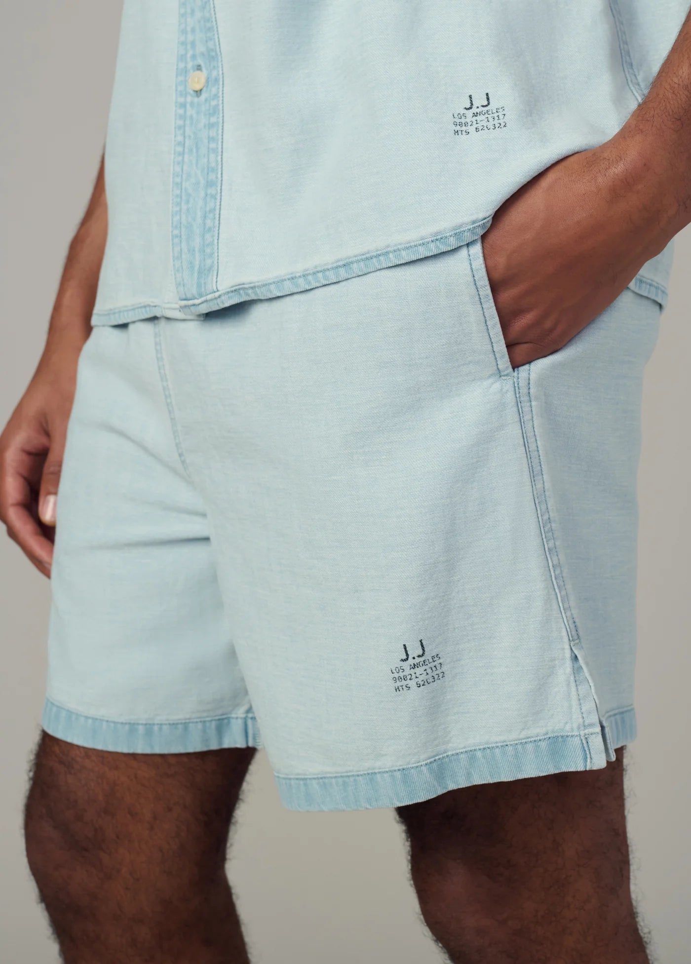 REVERSE CHAMBRAY LOOSE SHORT