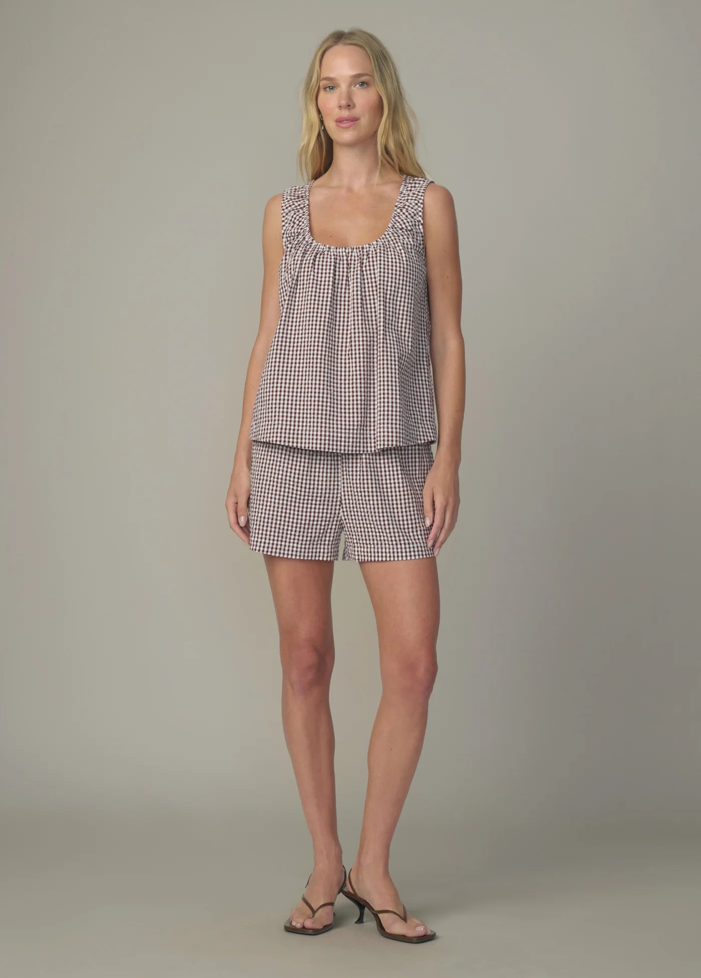 THE ANA U NECK SLEEVELESS BLOUSE