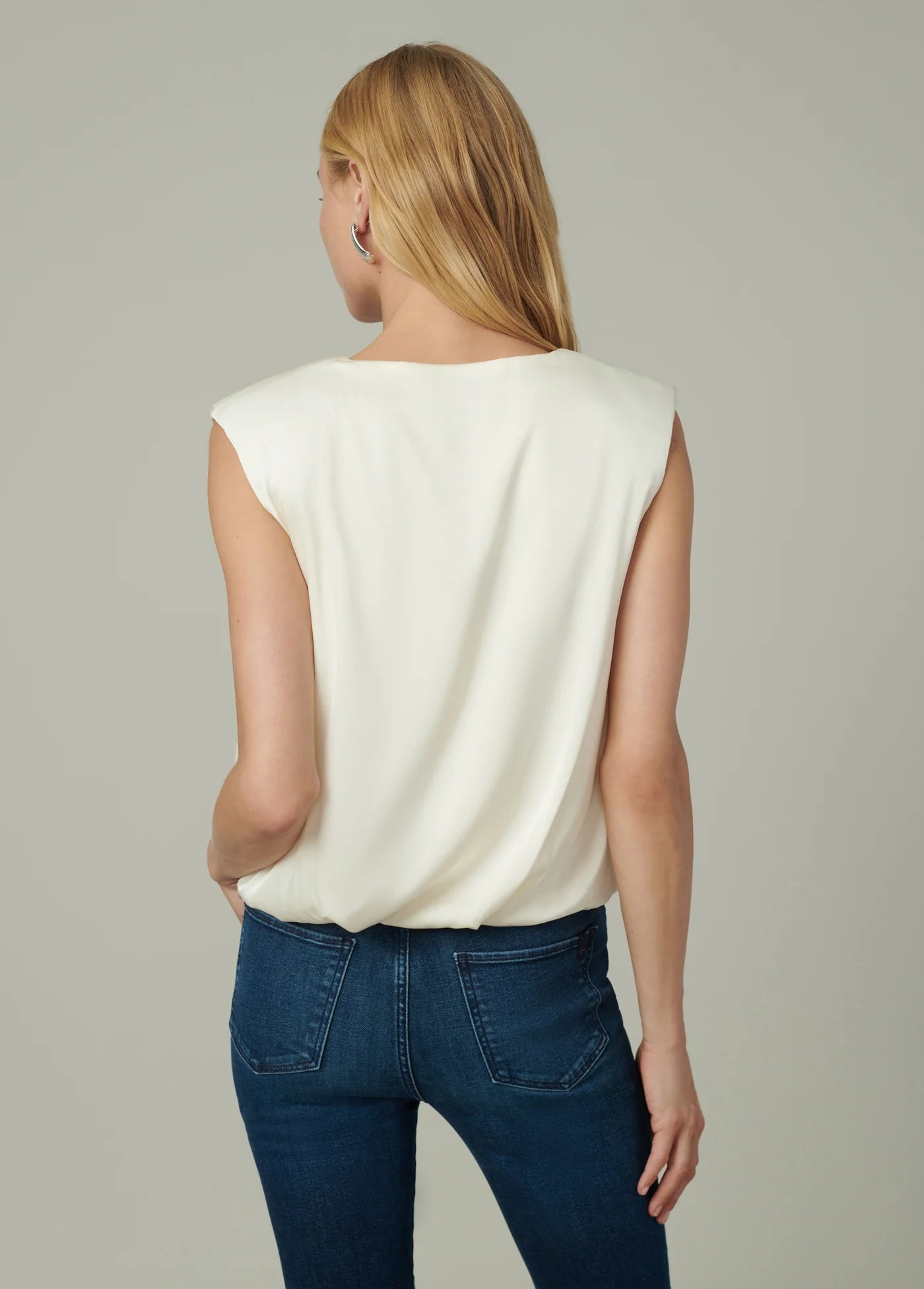 THE VICTORIA SLEEVELESS TOP