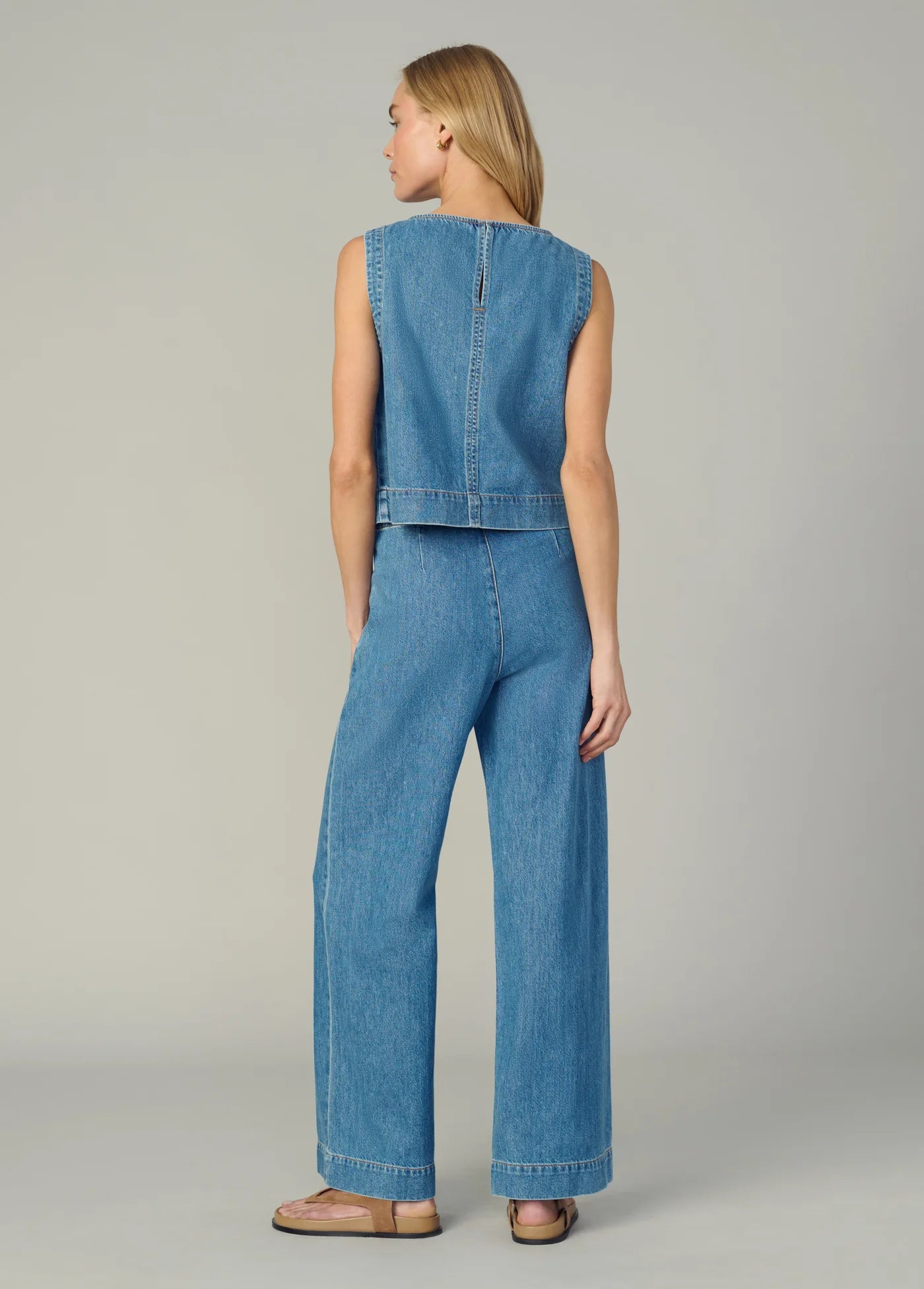 THE BOAT NECK DENIM SHELL TOP