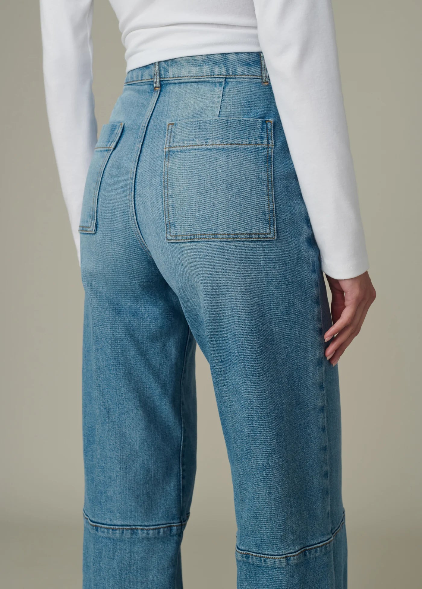 THE SEAMED MIA
