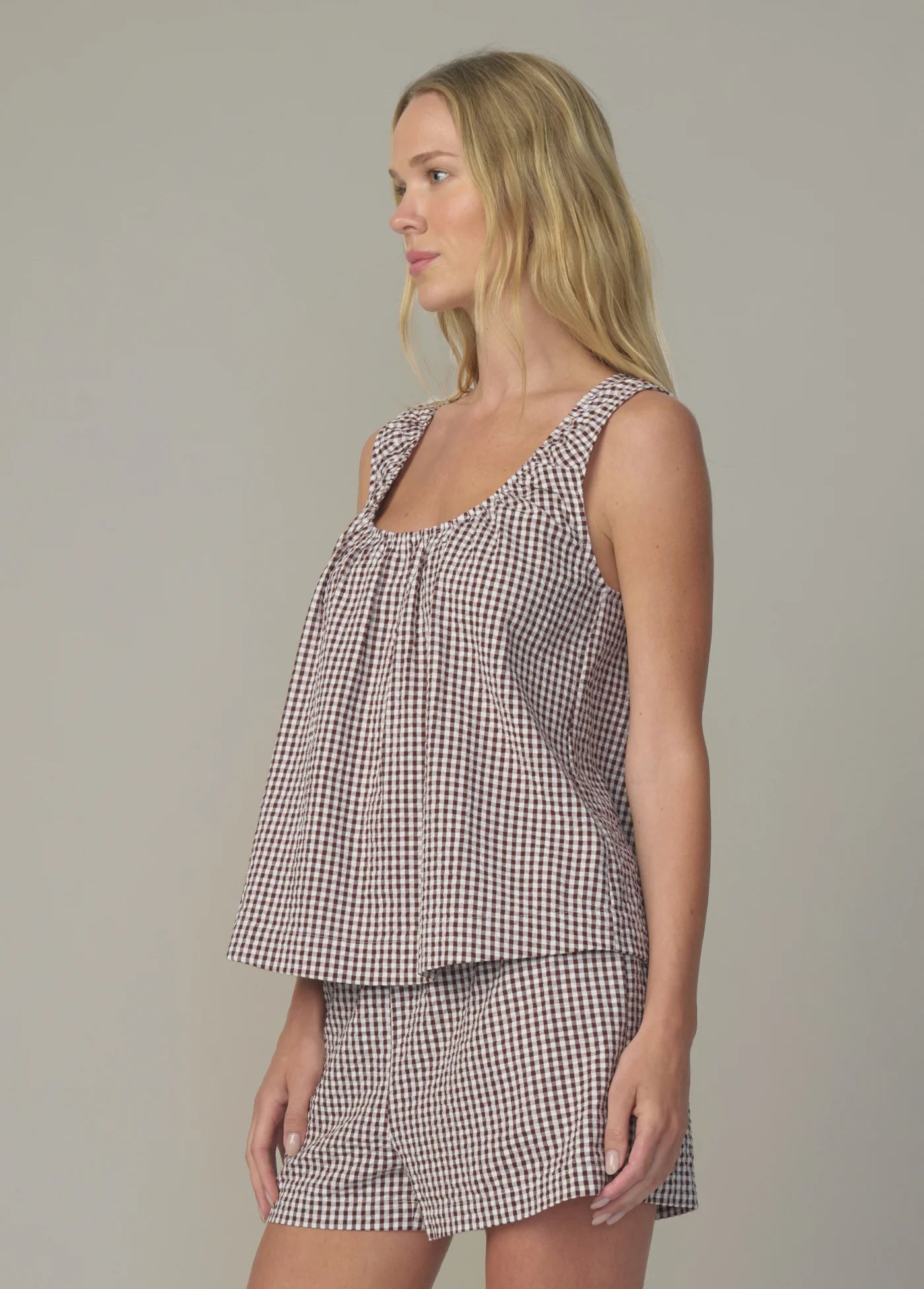 THE ANA U NECK SLEEVELESS BLOUSE