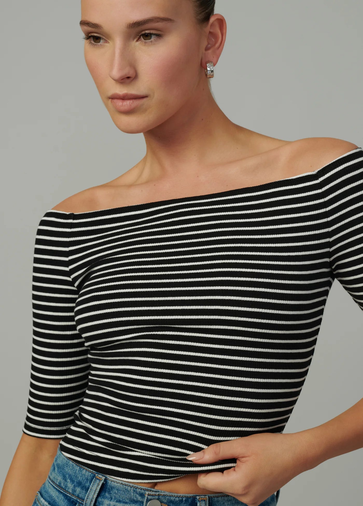 THE LAUR OFF THE SHOULDER TOP