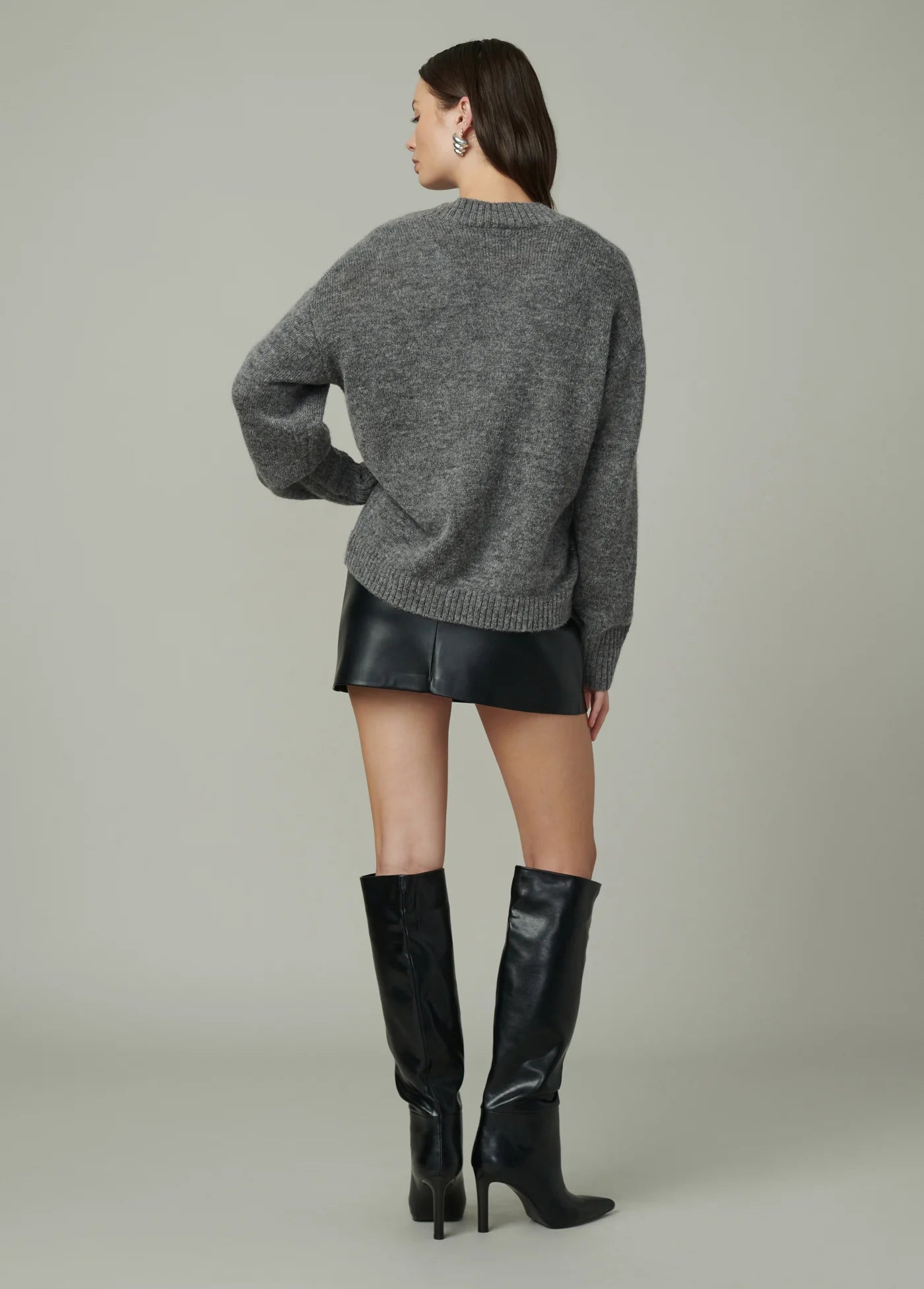THE RYAN V NECK SWEATER