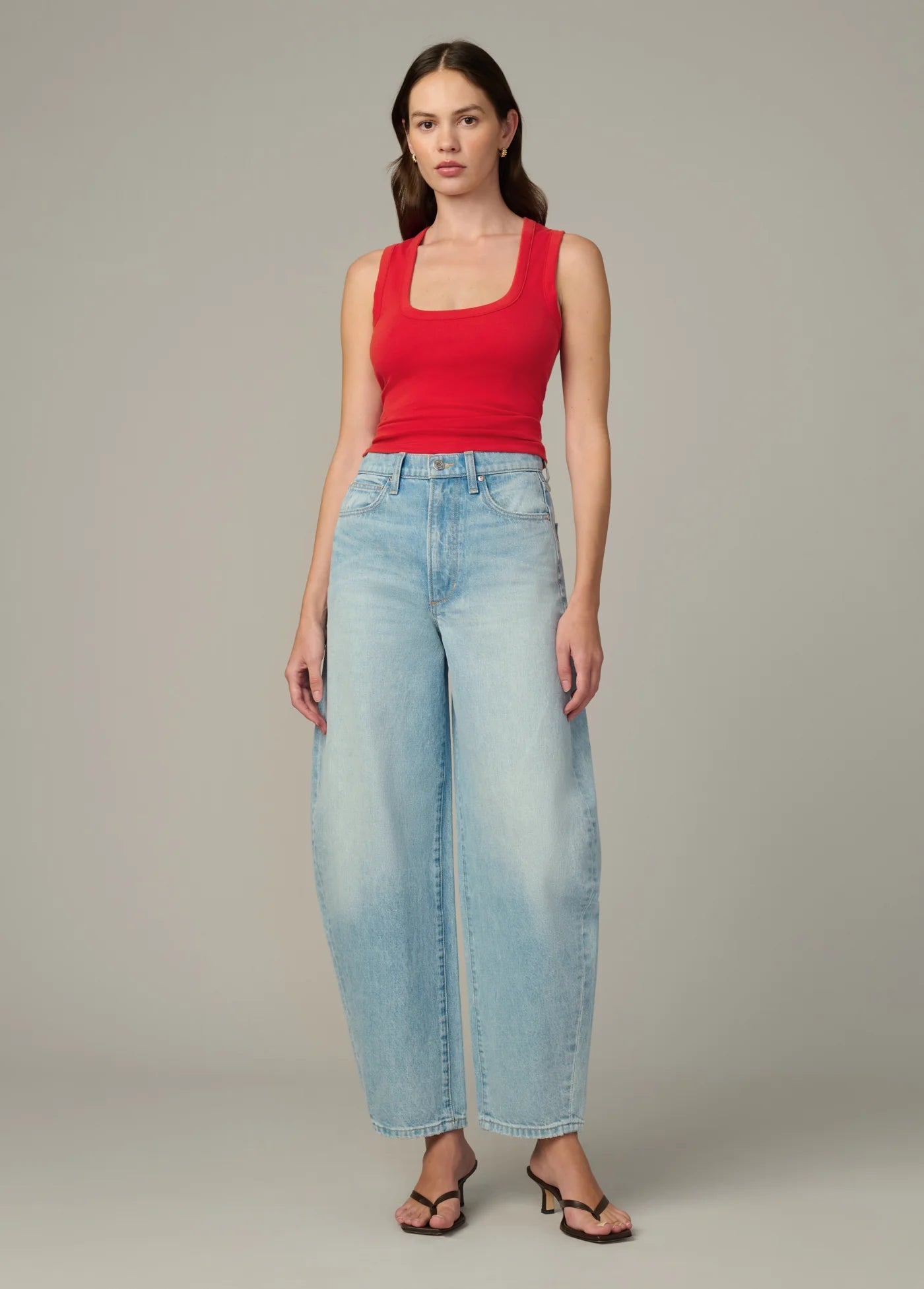 THE U NECK TANK