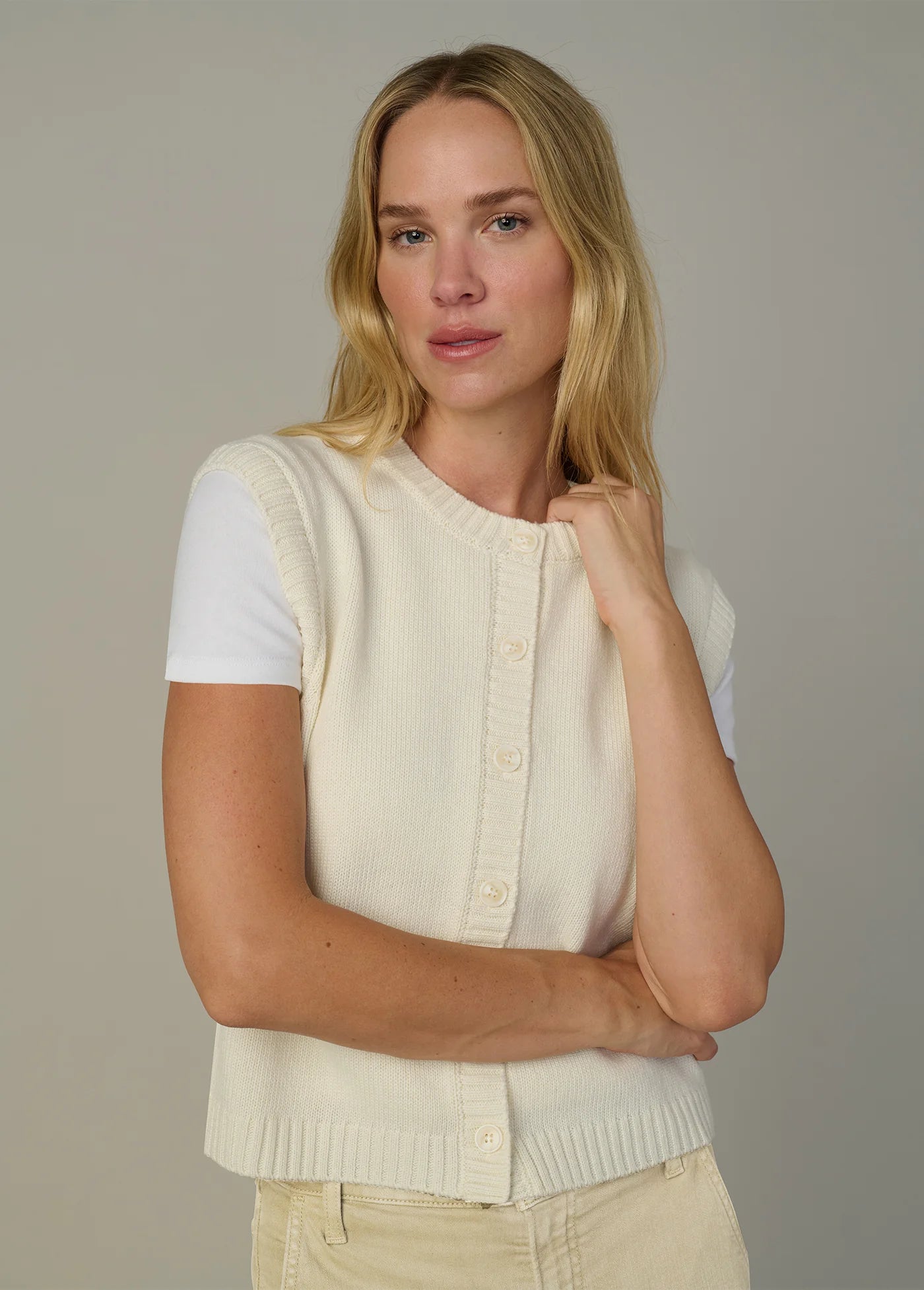 THE NOA CARDIGAN VEST
