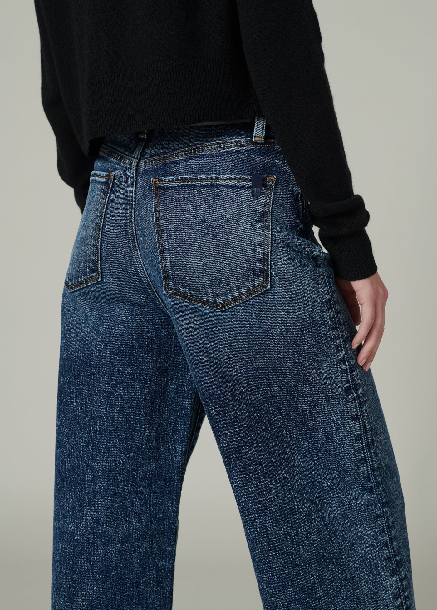 THE MIA PETITE