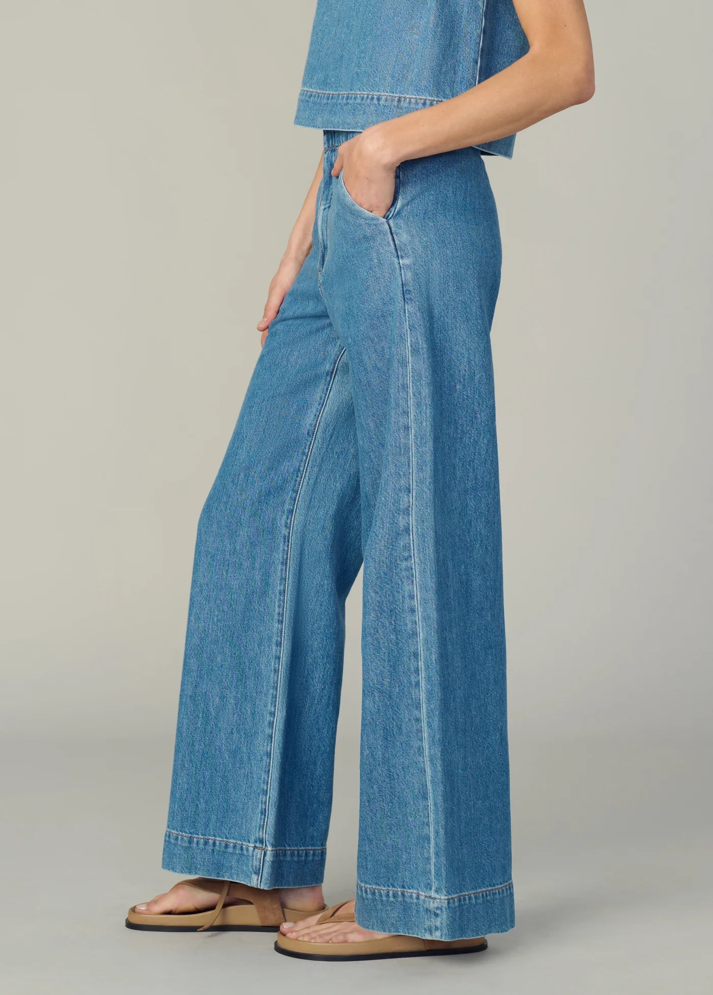 THE CLEAN DENIM TROUSER