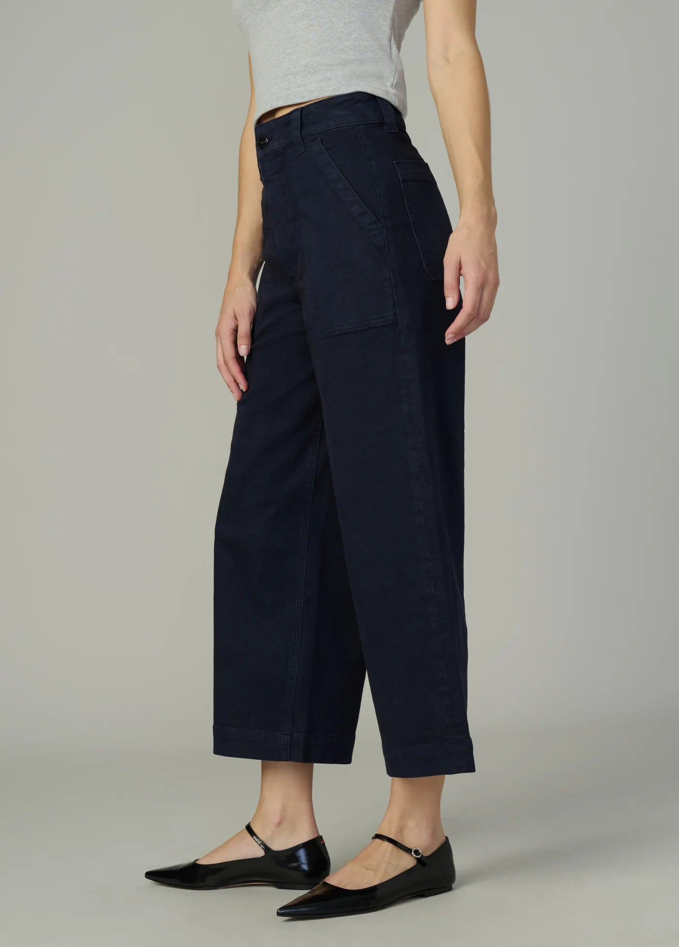 THE CHLOE UTILITY WIDE LEG CROP
