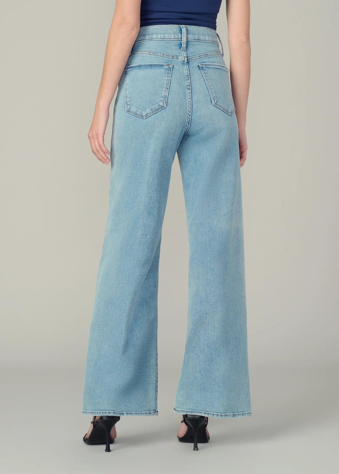 THE MIA PETITE