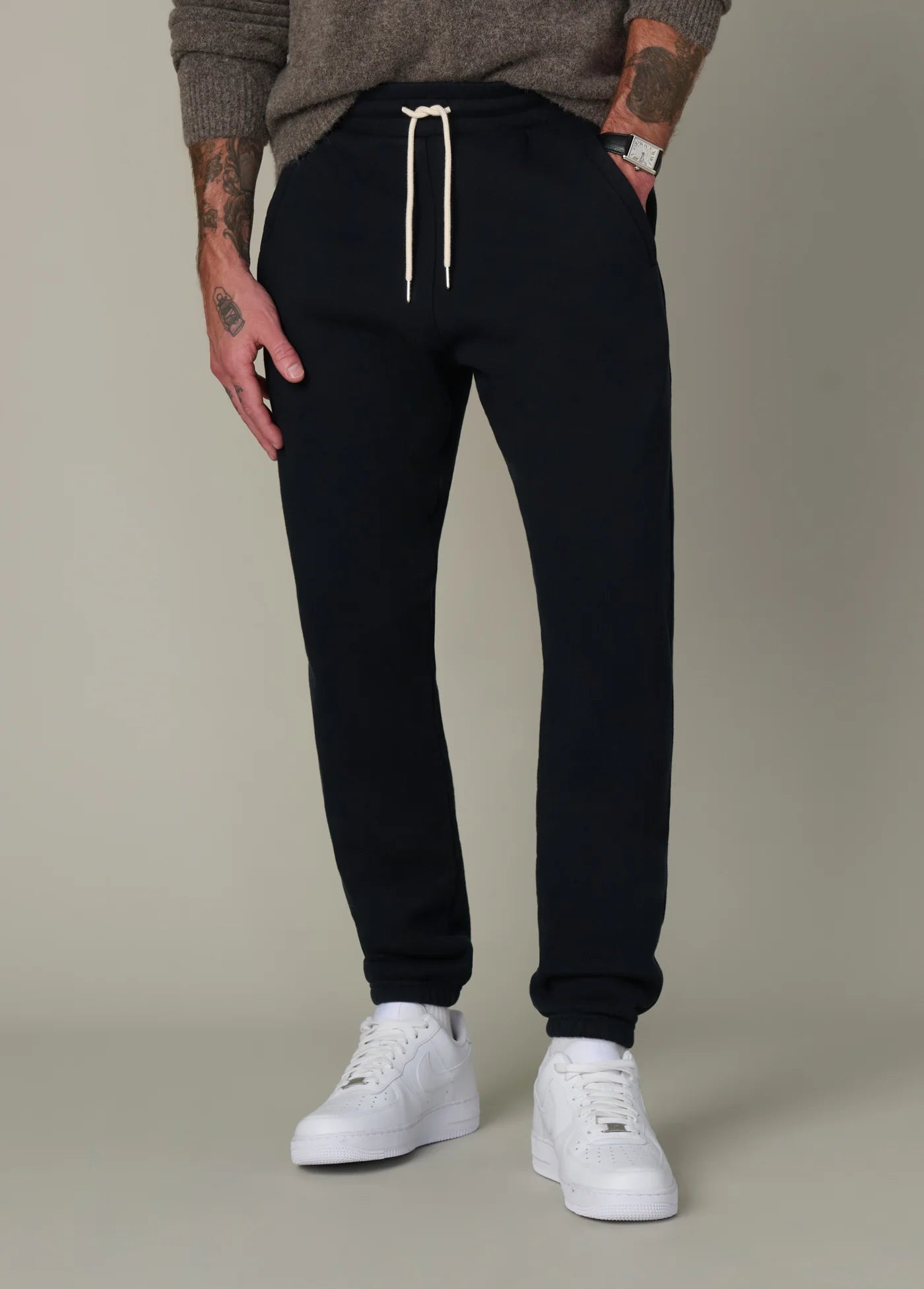 BESPOKE ZIP POCKET JOGGER