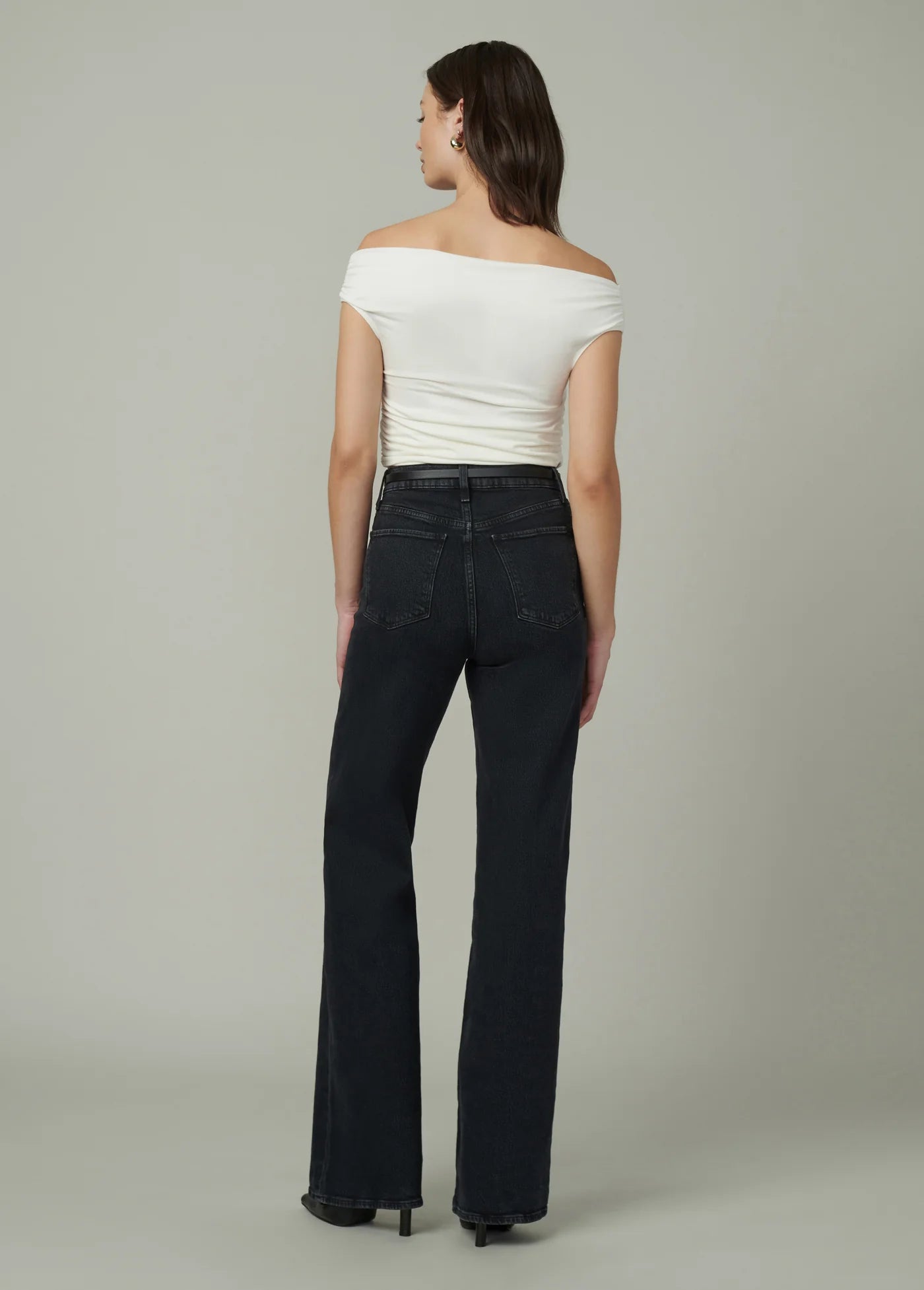 THE MIA SLEEVELESS OFF THE SHOULDER TOP