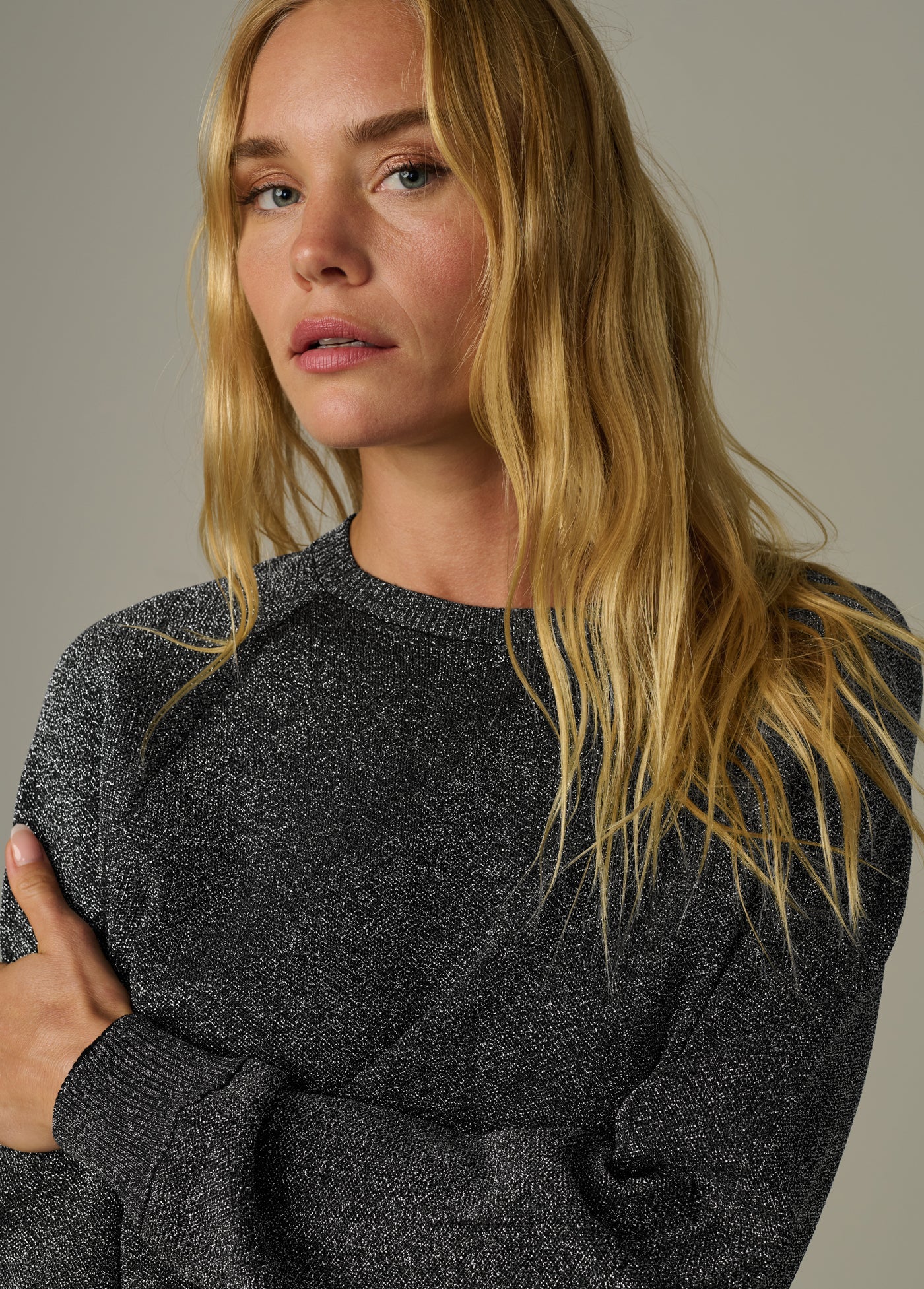 THE TAYLOR RAGLAN SWEATER