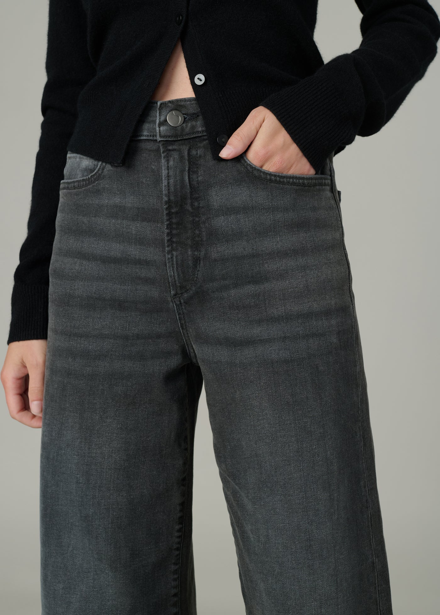 WIDE LEG CUFFED ANKLE