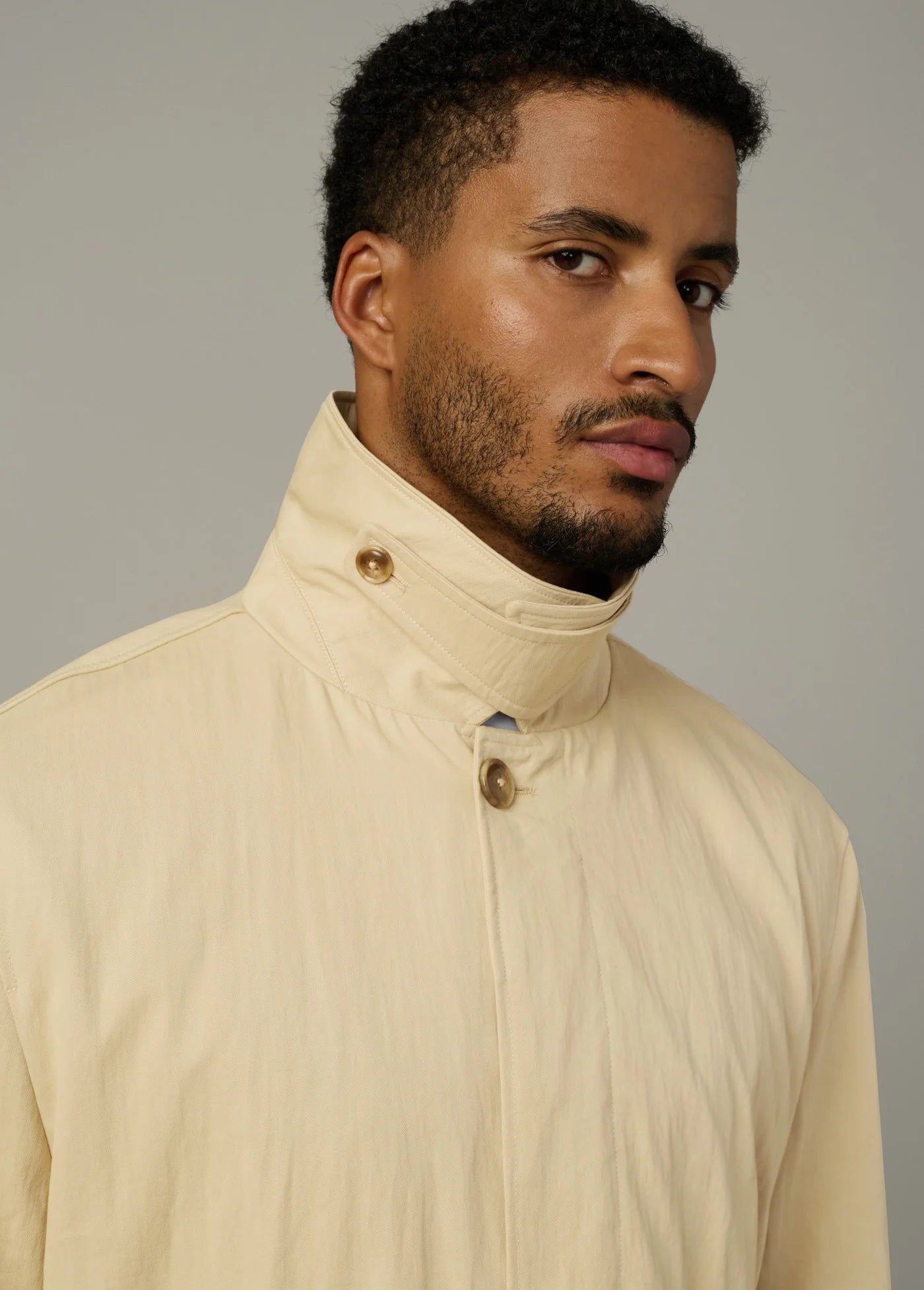 TRENCH COAT