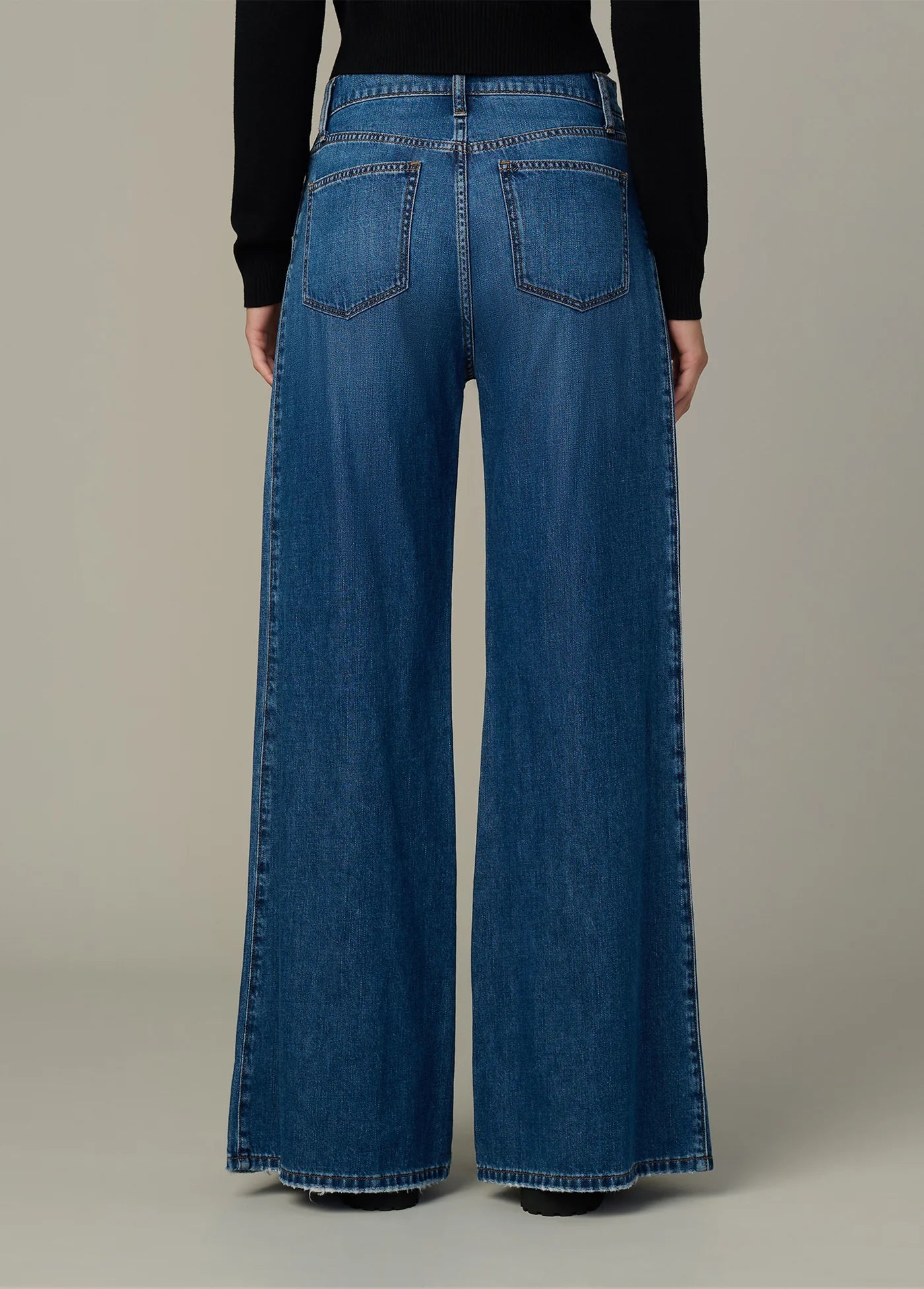 THE SIDE PLEAT JEAN