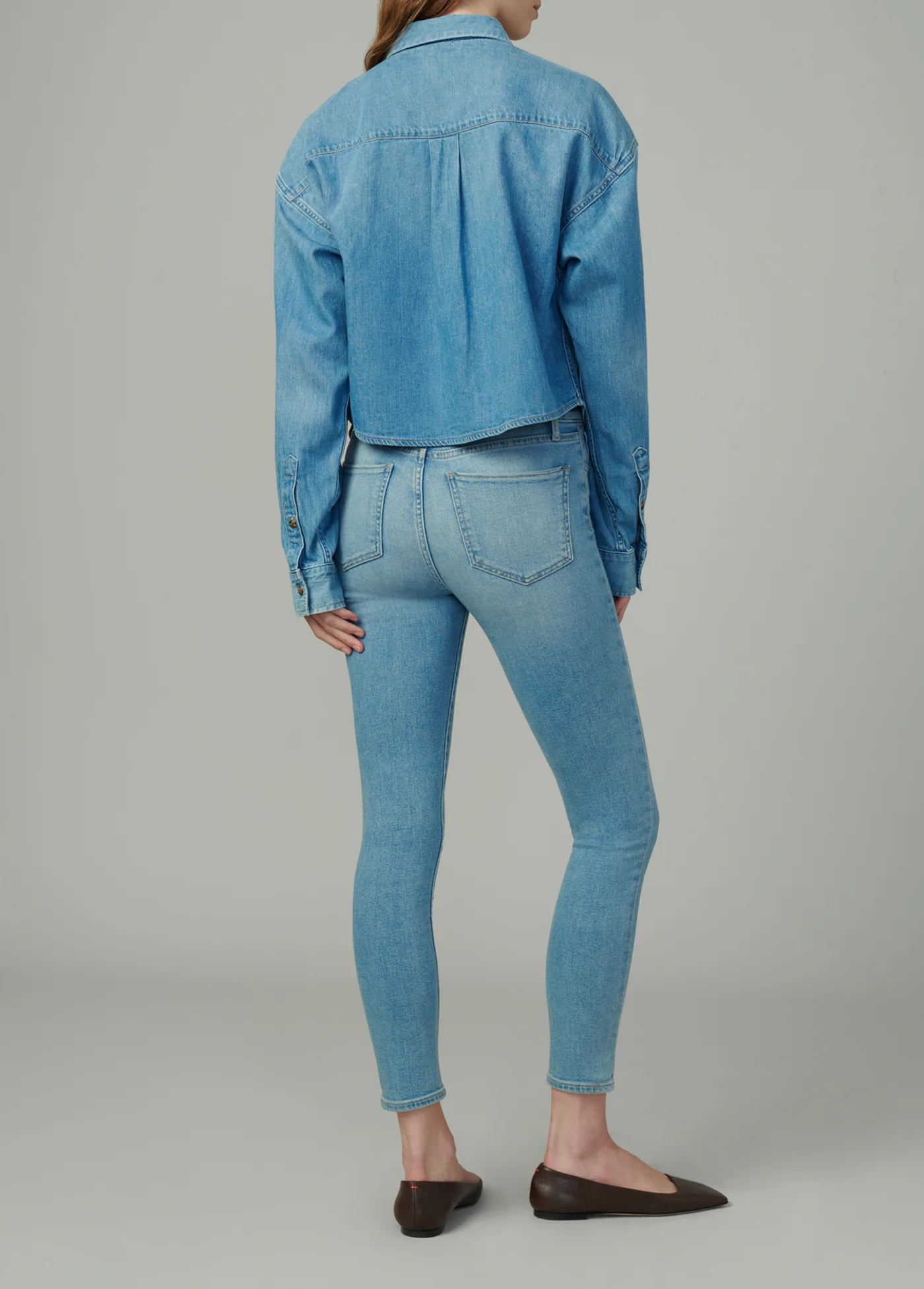 THE CROPPED BOYFRIEND BUTTON DOWN SHIRT