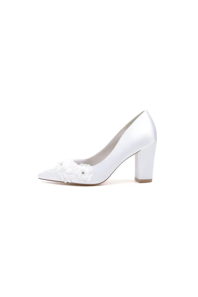 Sweet Pointed Toe Chunky Heels with Lace