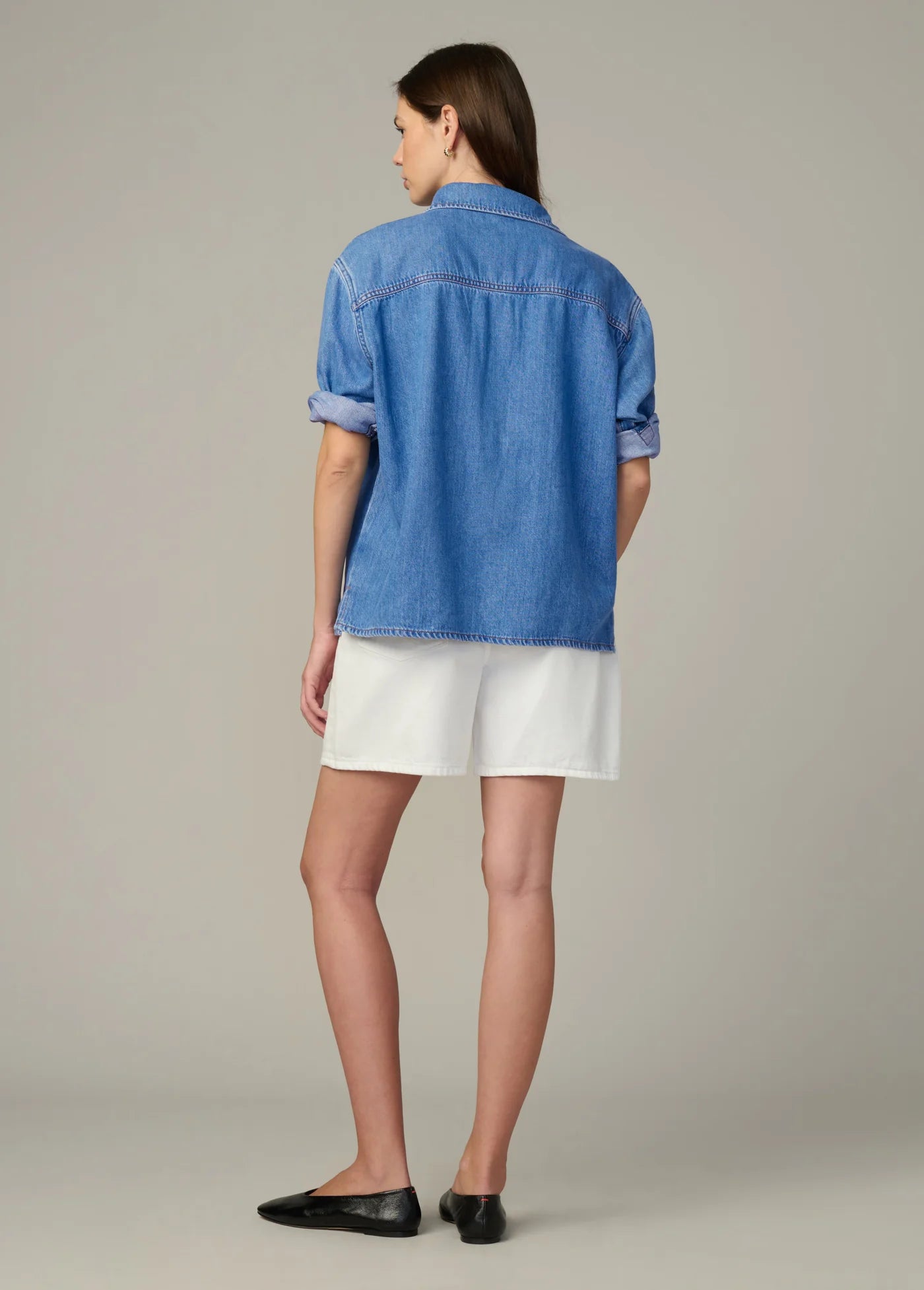 THE EASY DENIM POPOVER SHIRT