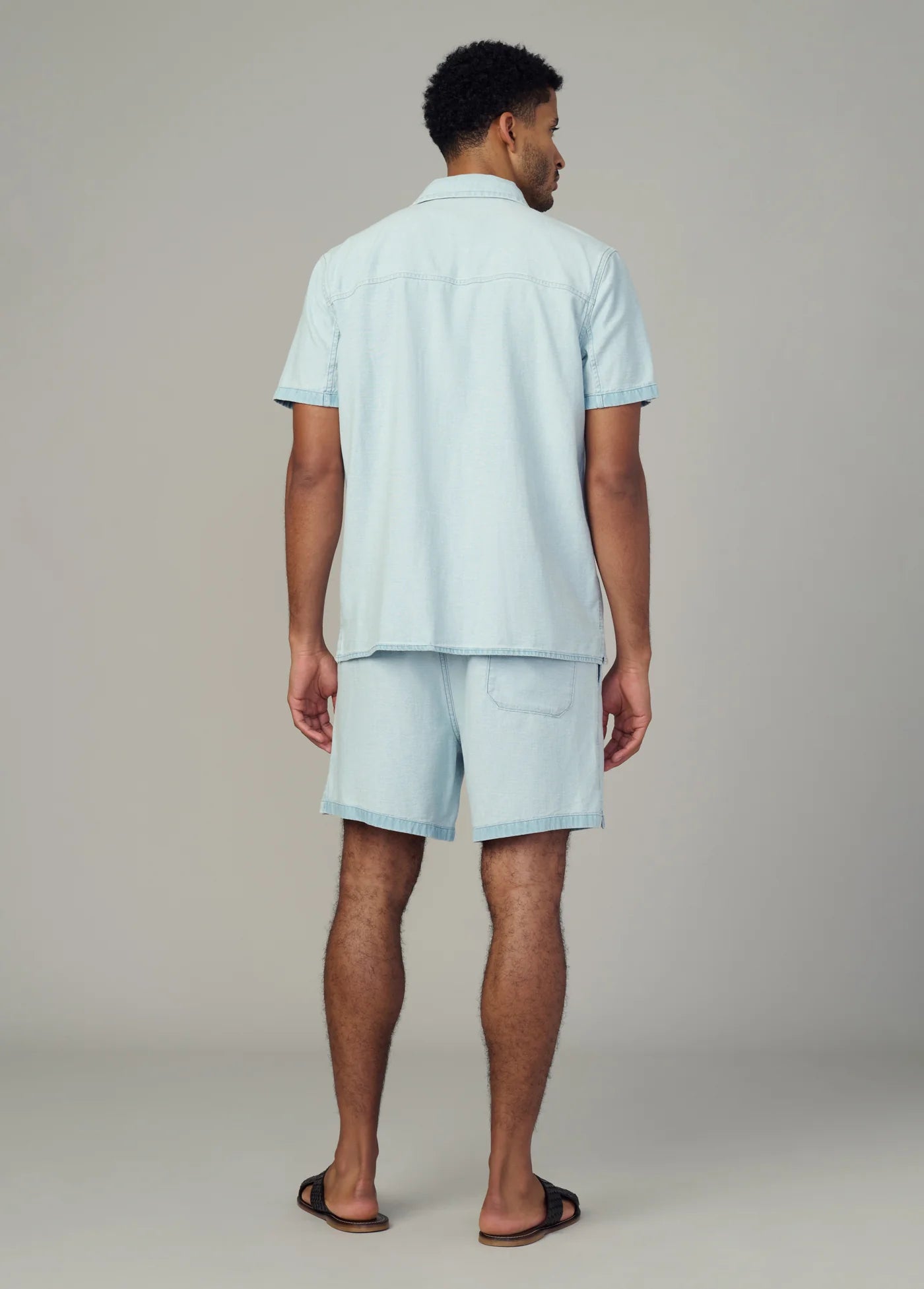 REVERSE CHAMBRAY LOOSE SHORT