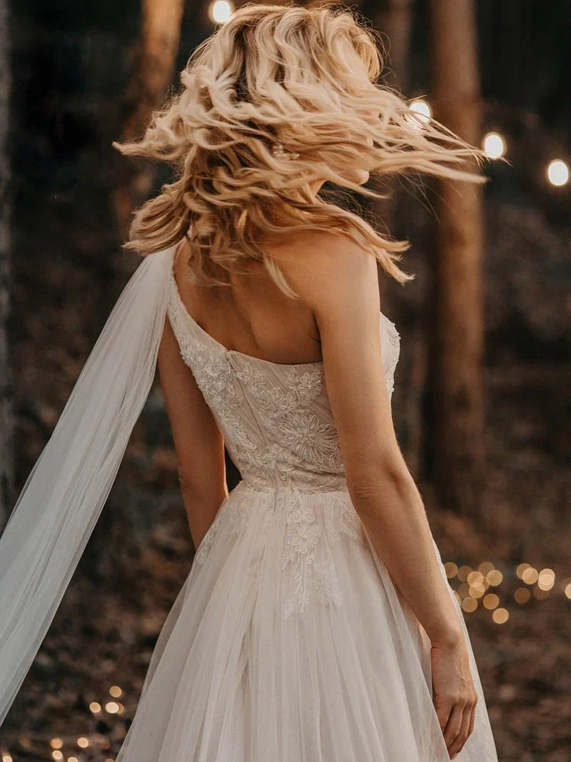 One Shoulder A Line Tulle Sleeveless Zipper Lace Wedding Dresses with Shawl