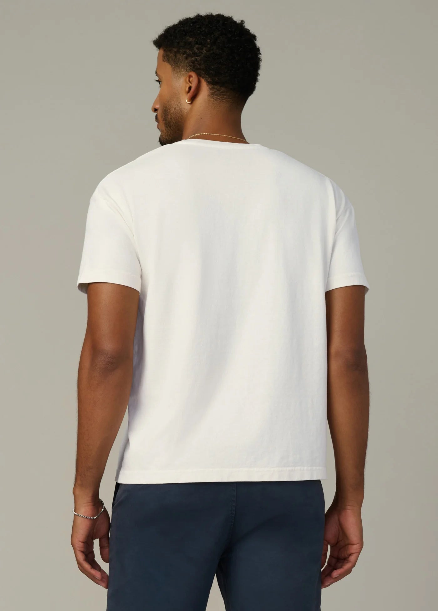 EMBROIDERY CHEST PATCH TEE