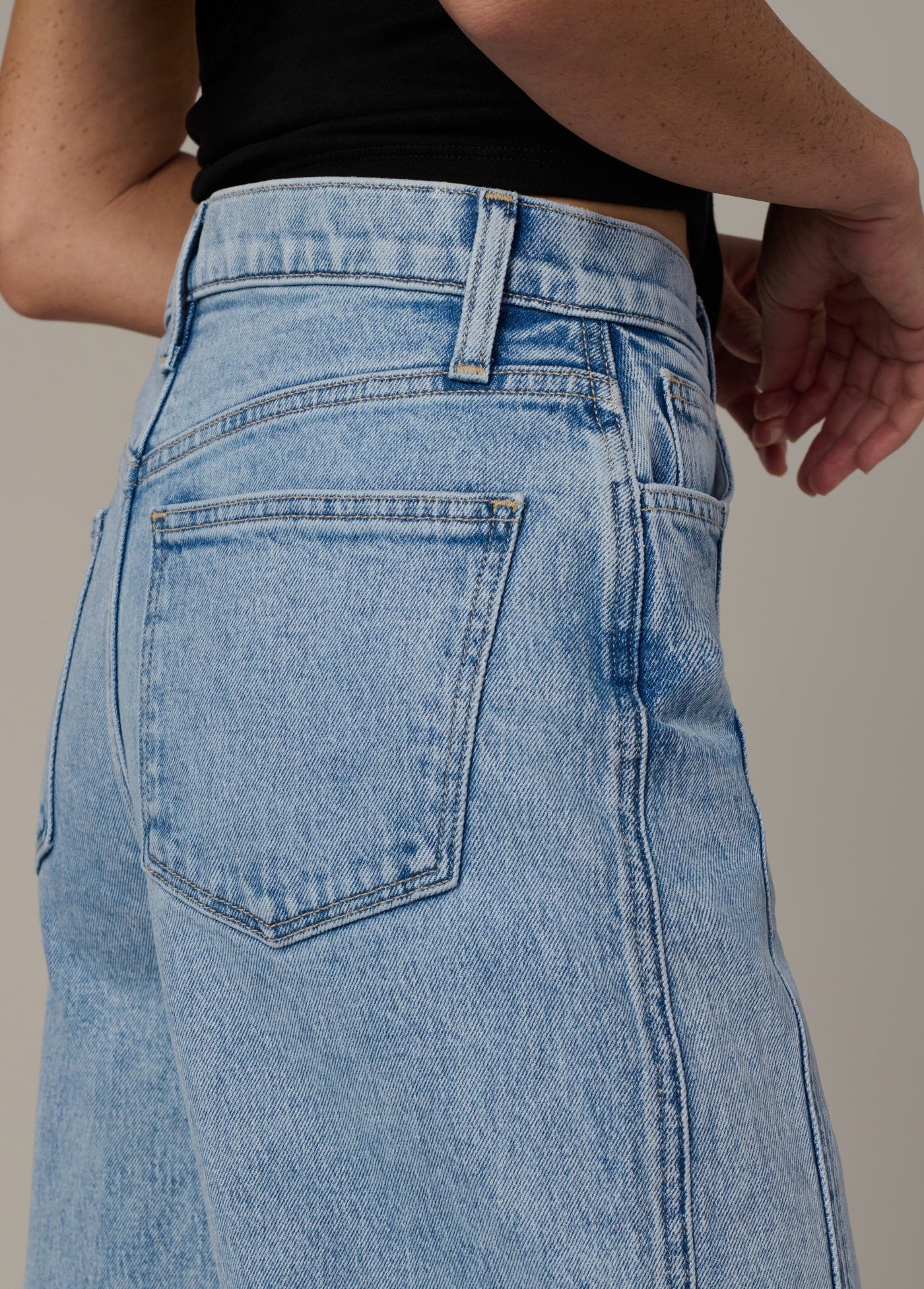 THE SEAMED MIA PETITE