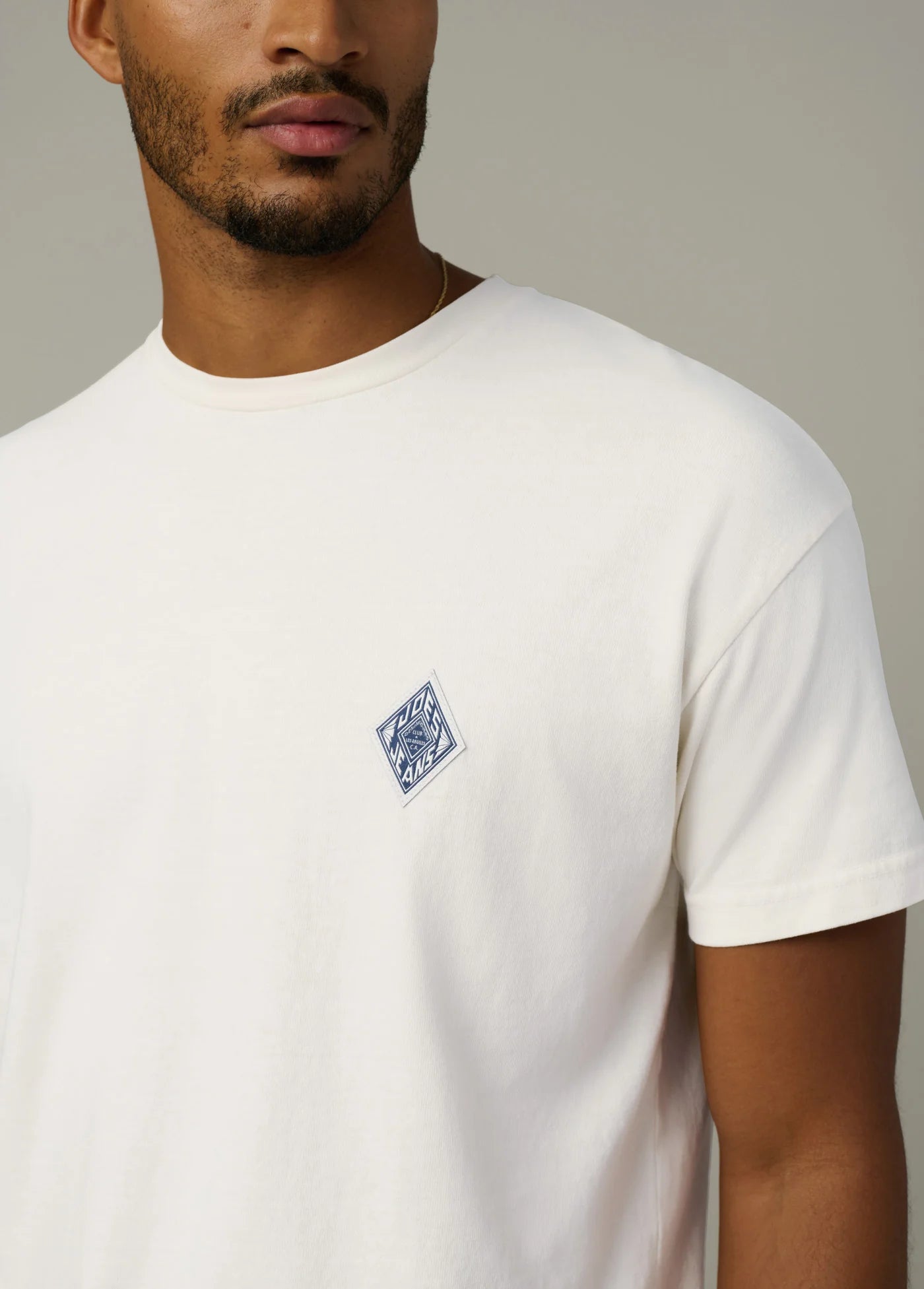 EMBROIDERY CHEST PATCH TEE