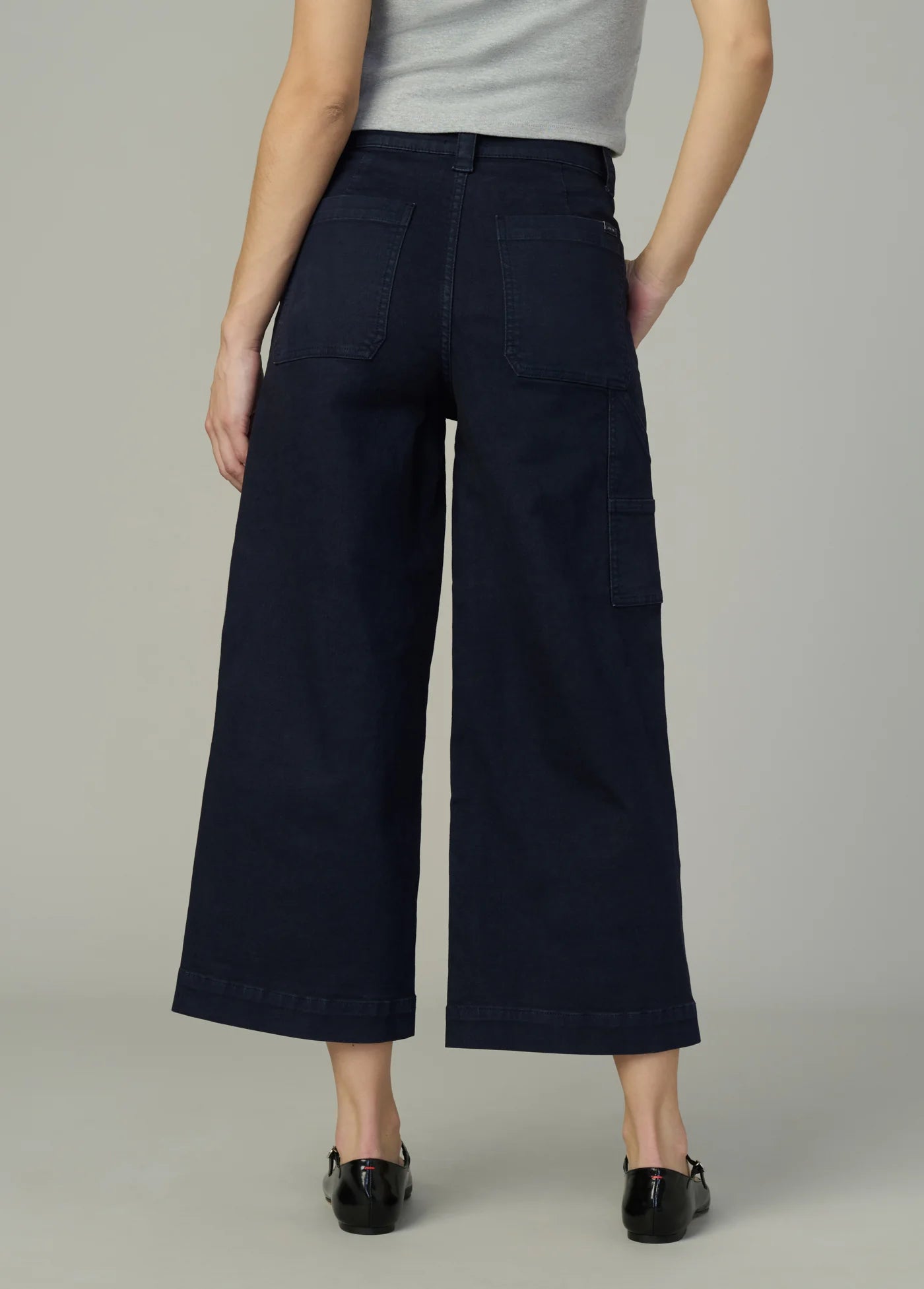 THE CHLOE UTILITY WIDE LEG CROP