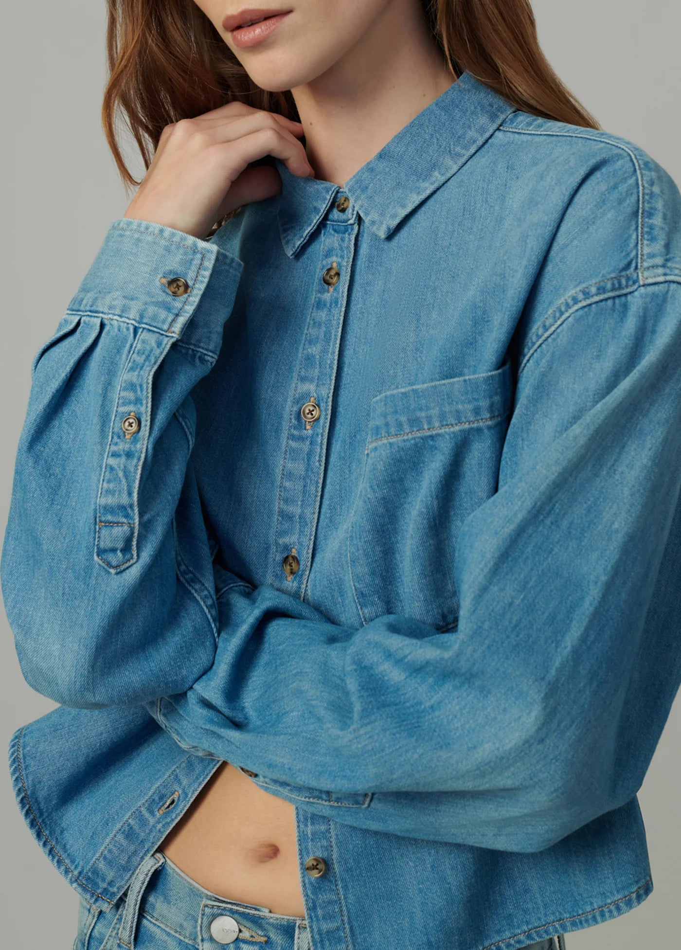 THE CROPPED BOYFRIEND BUTTON DOWN SHIRT