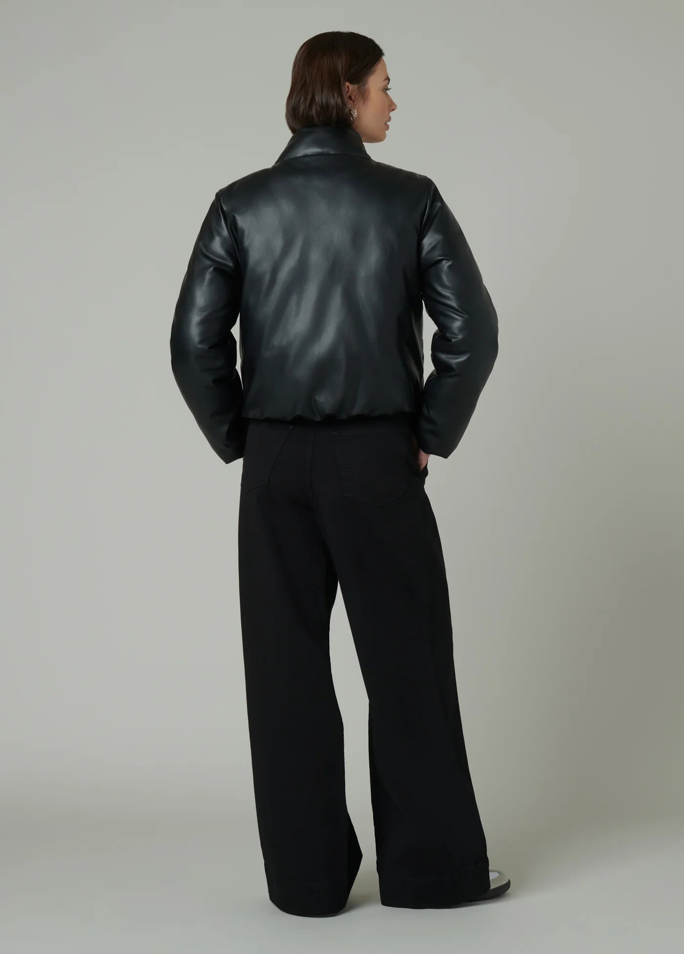THE PLEATED DENIM TROUSER