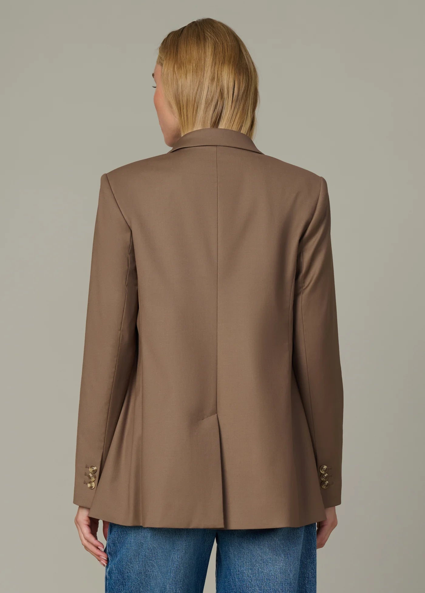 THE DOUBLE BREASTED BLAZER
