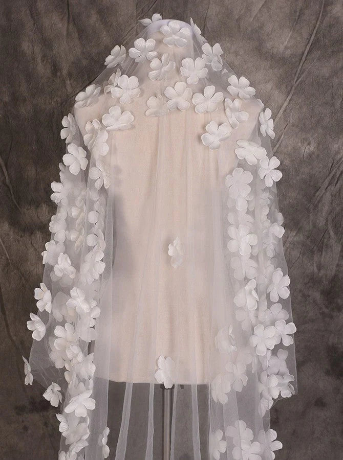 Cute Lace Flower Appliques One Tier Cut Edge Wedding Veil