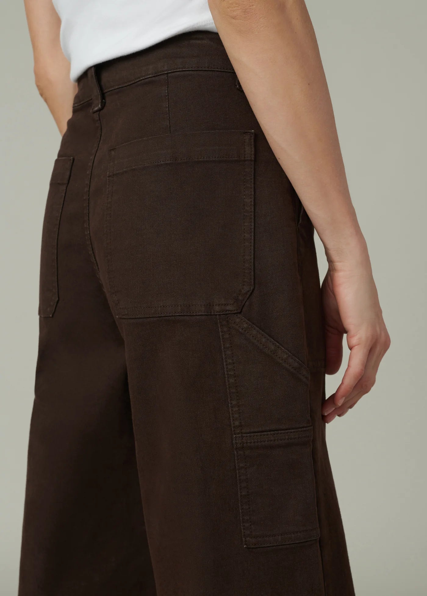 THE CHLOE UTILITY WIDE LEG