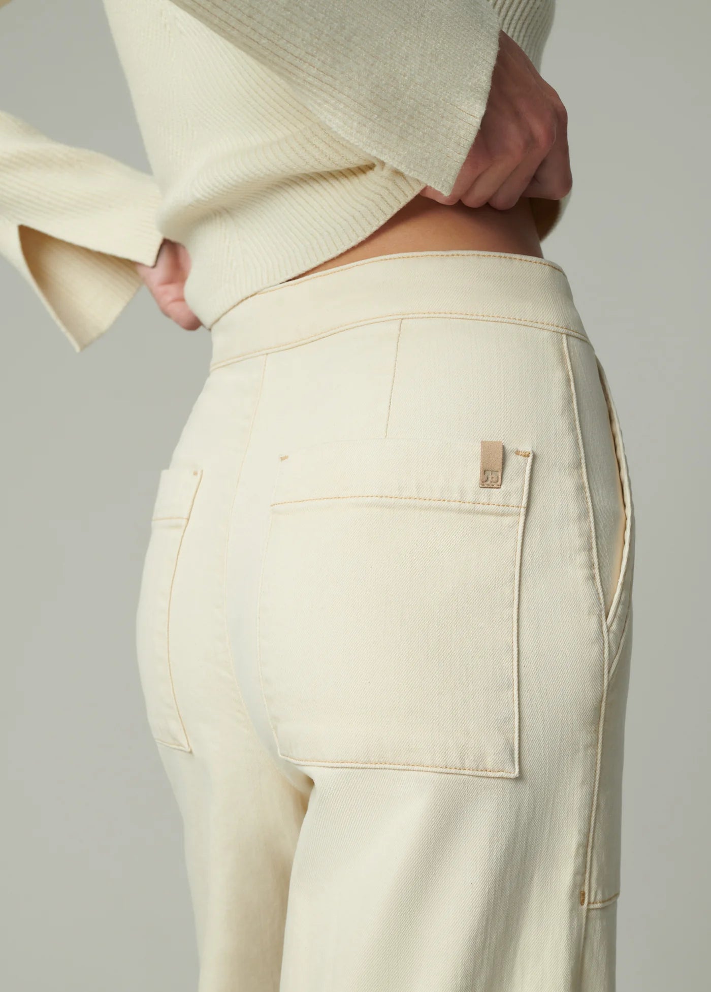 THE SIDE ZIP
