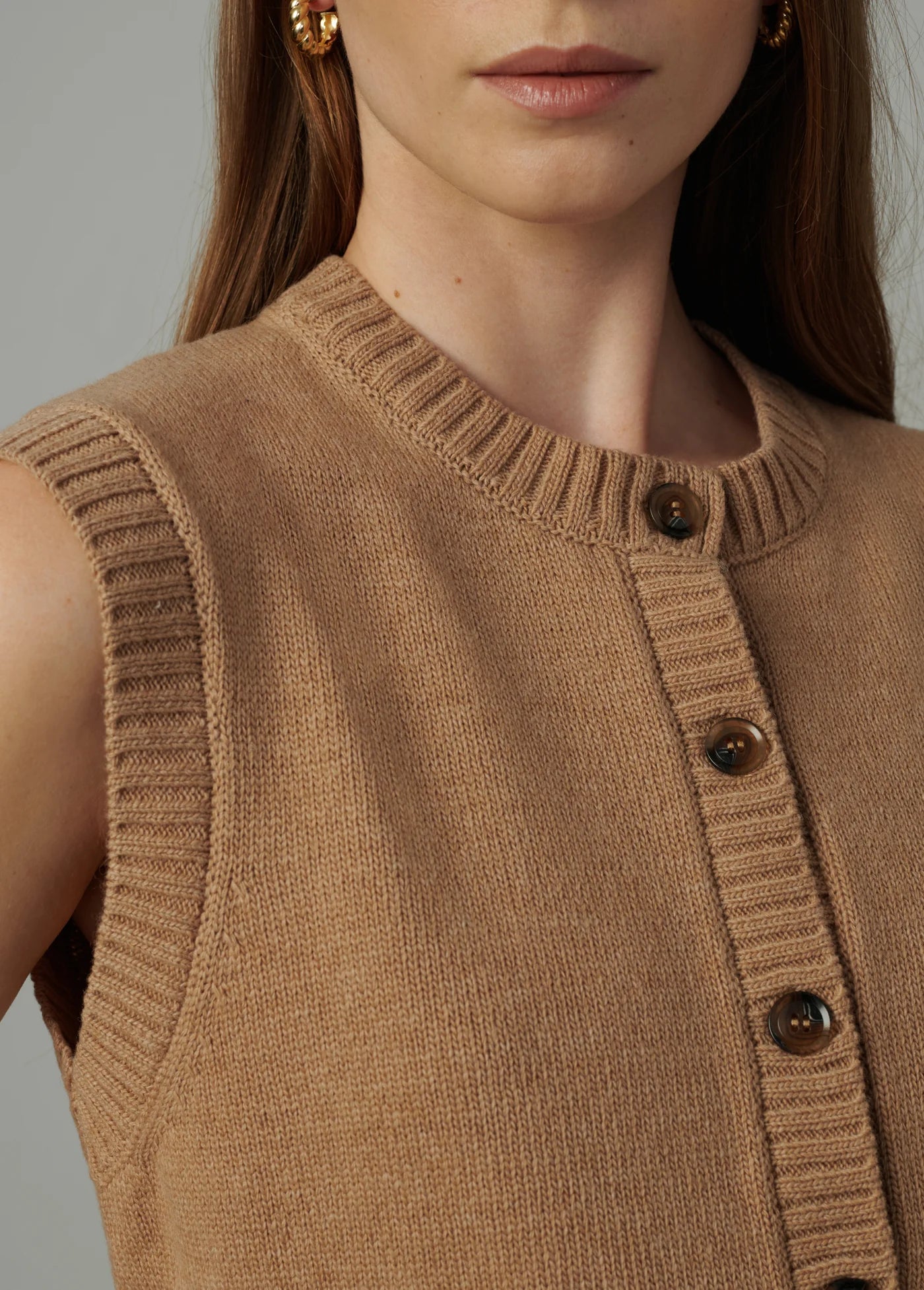 THE NOA CARDIGAN VEST
