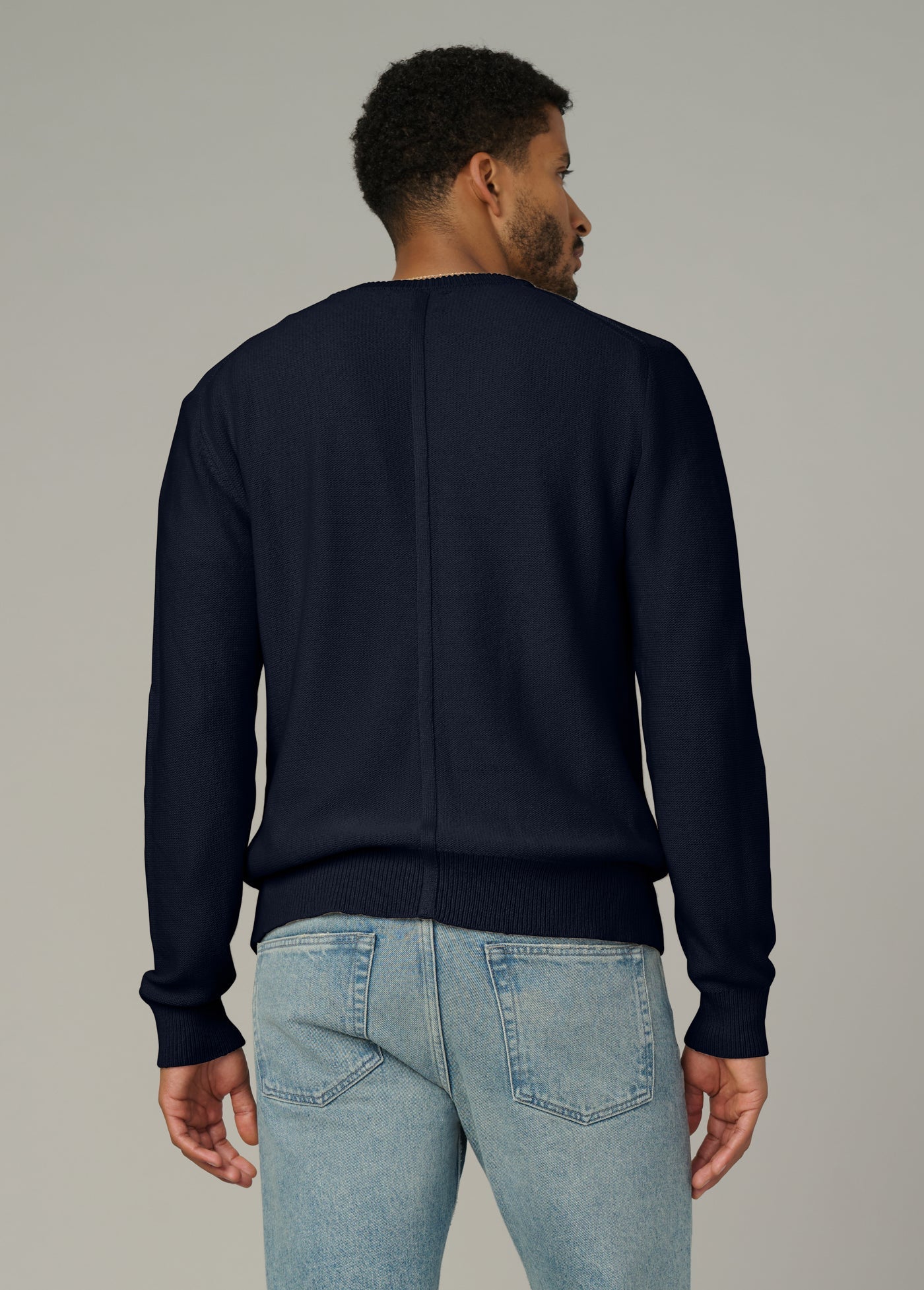 THE CLASSIC CREW NECK