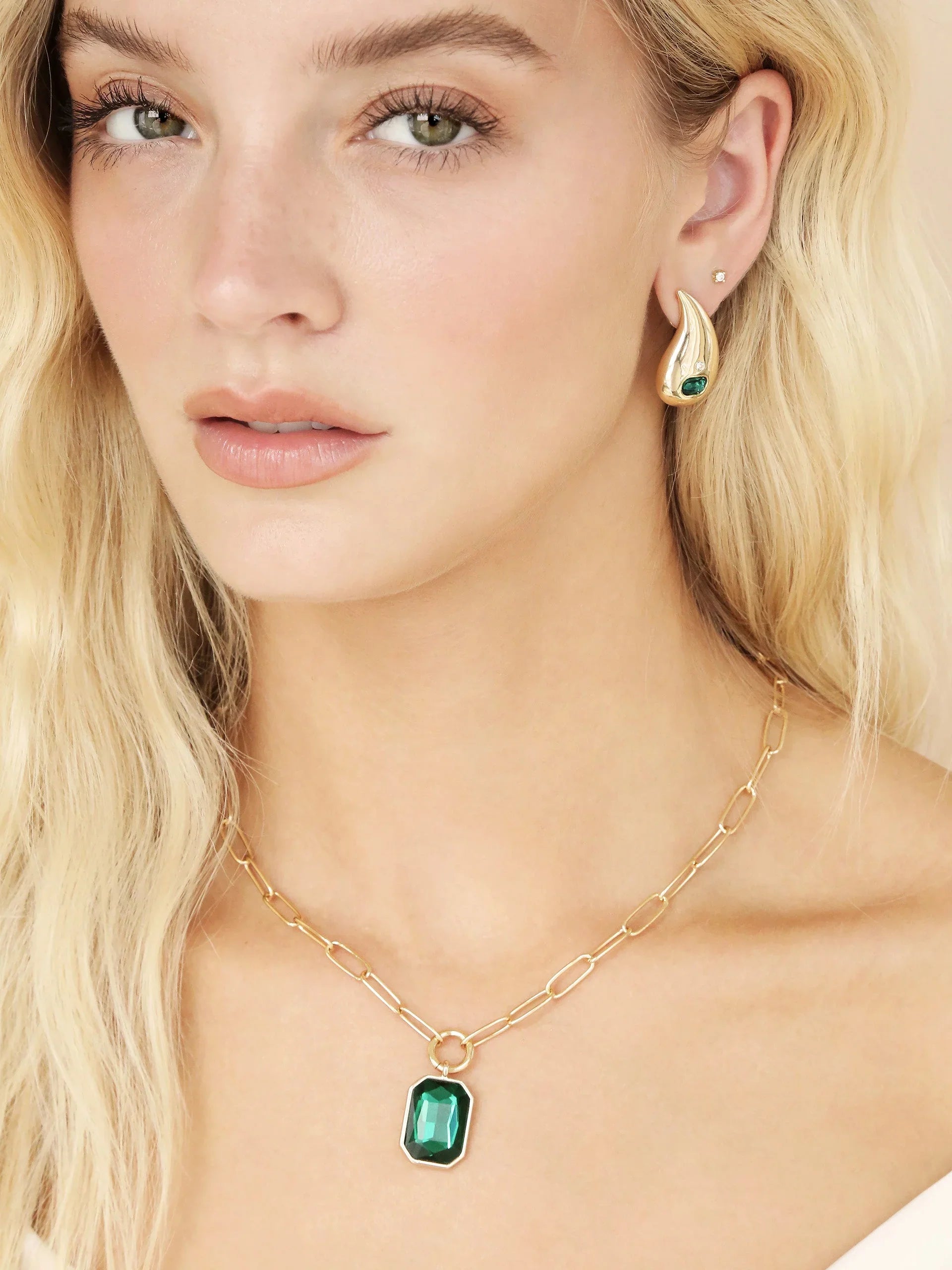 Deco Crystal Pendant Necklace