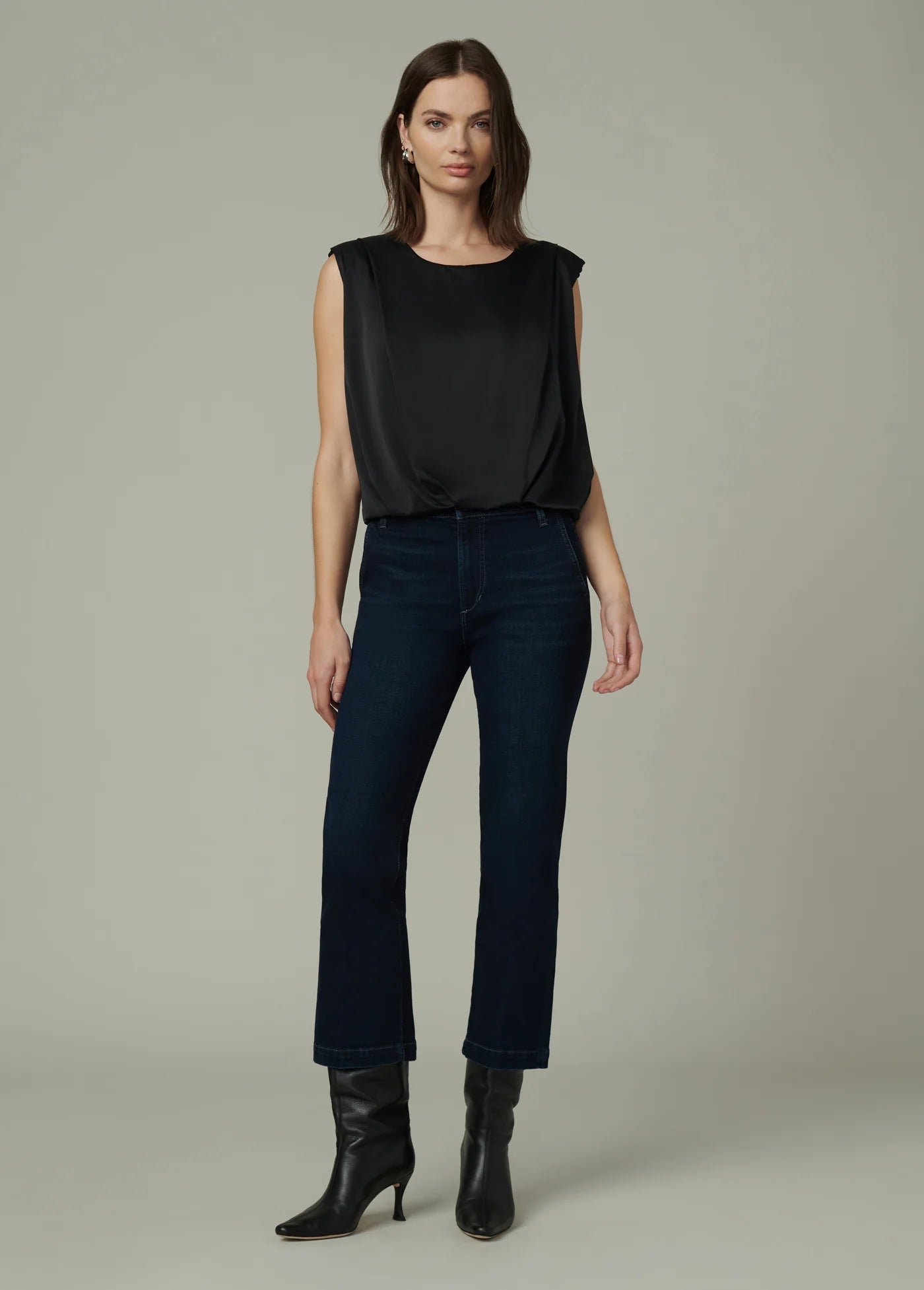 THE VICTORIA SLEEVELESS TOP
