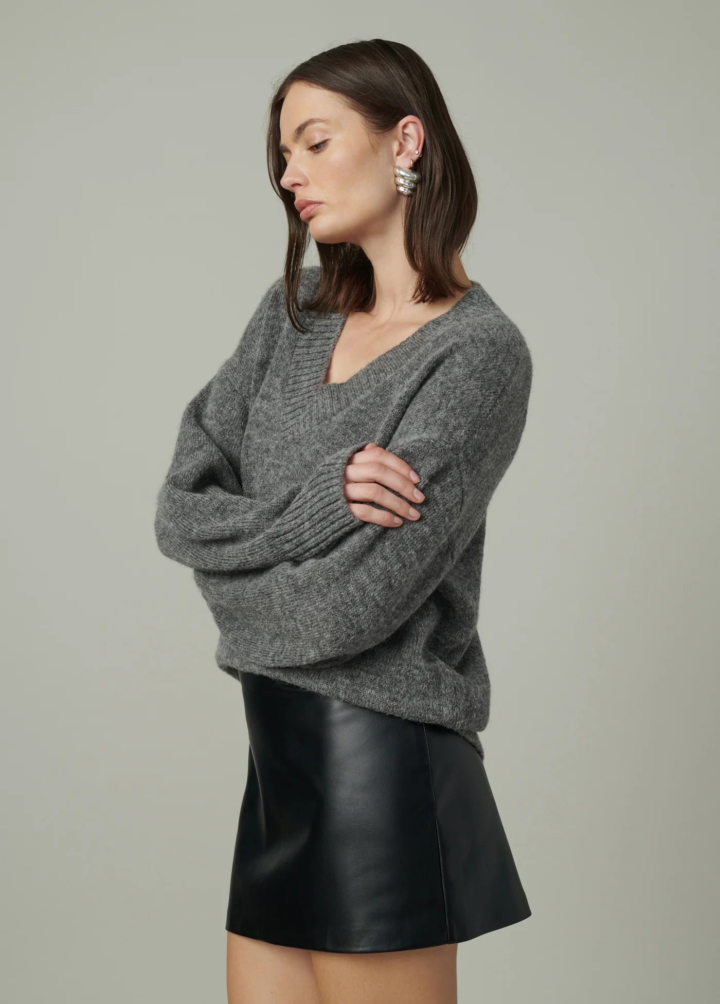 THE RYAN V NECK SWEATER