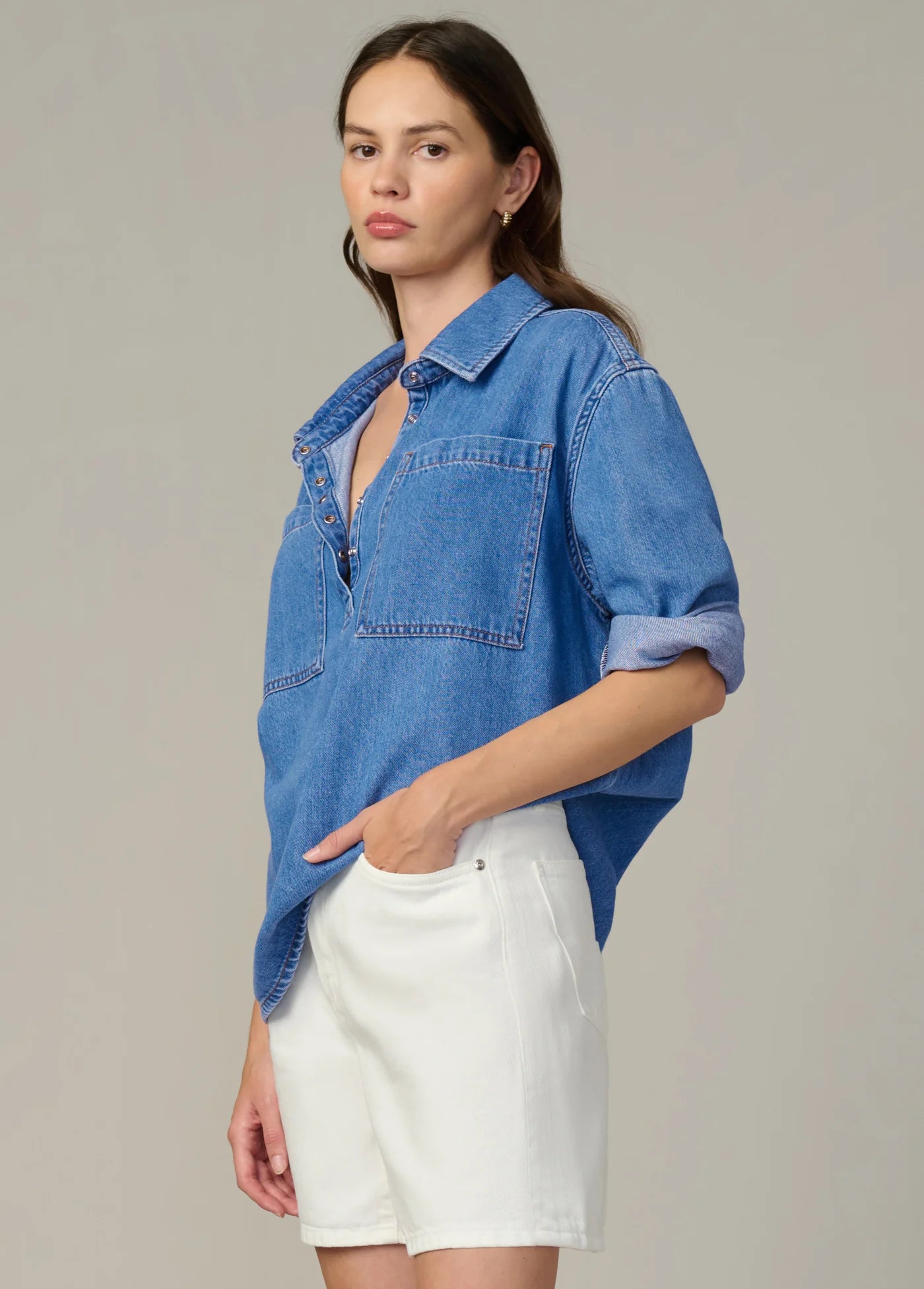THE EASY DENIM POPOVER SHIRT